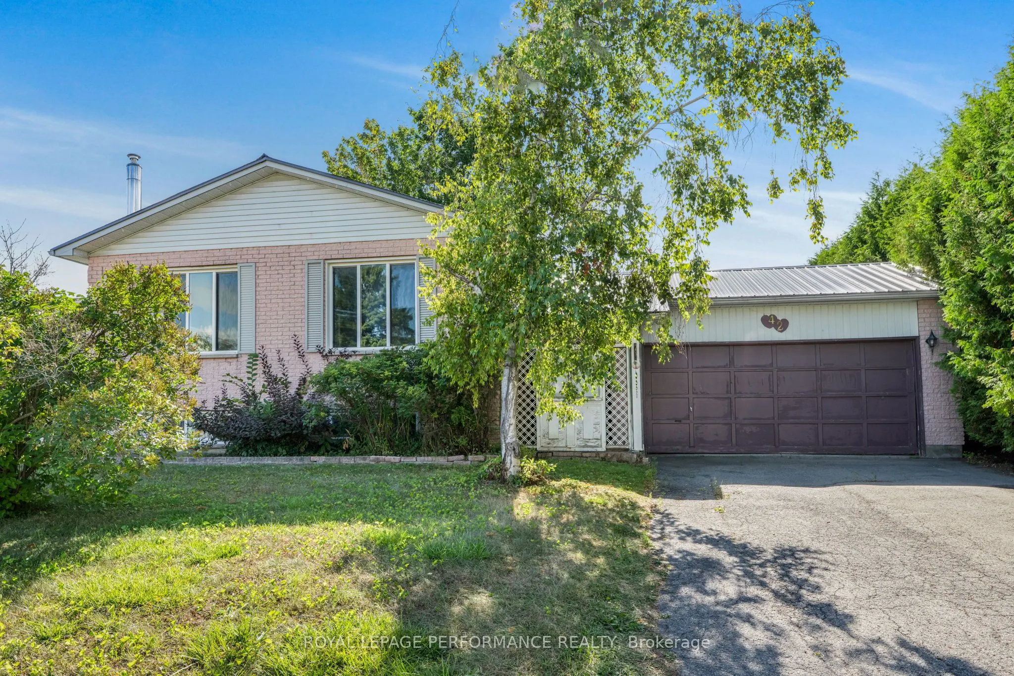 42 Chateau Crescent
