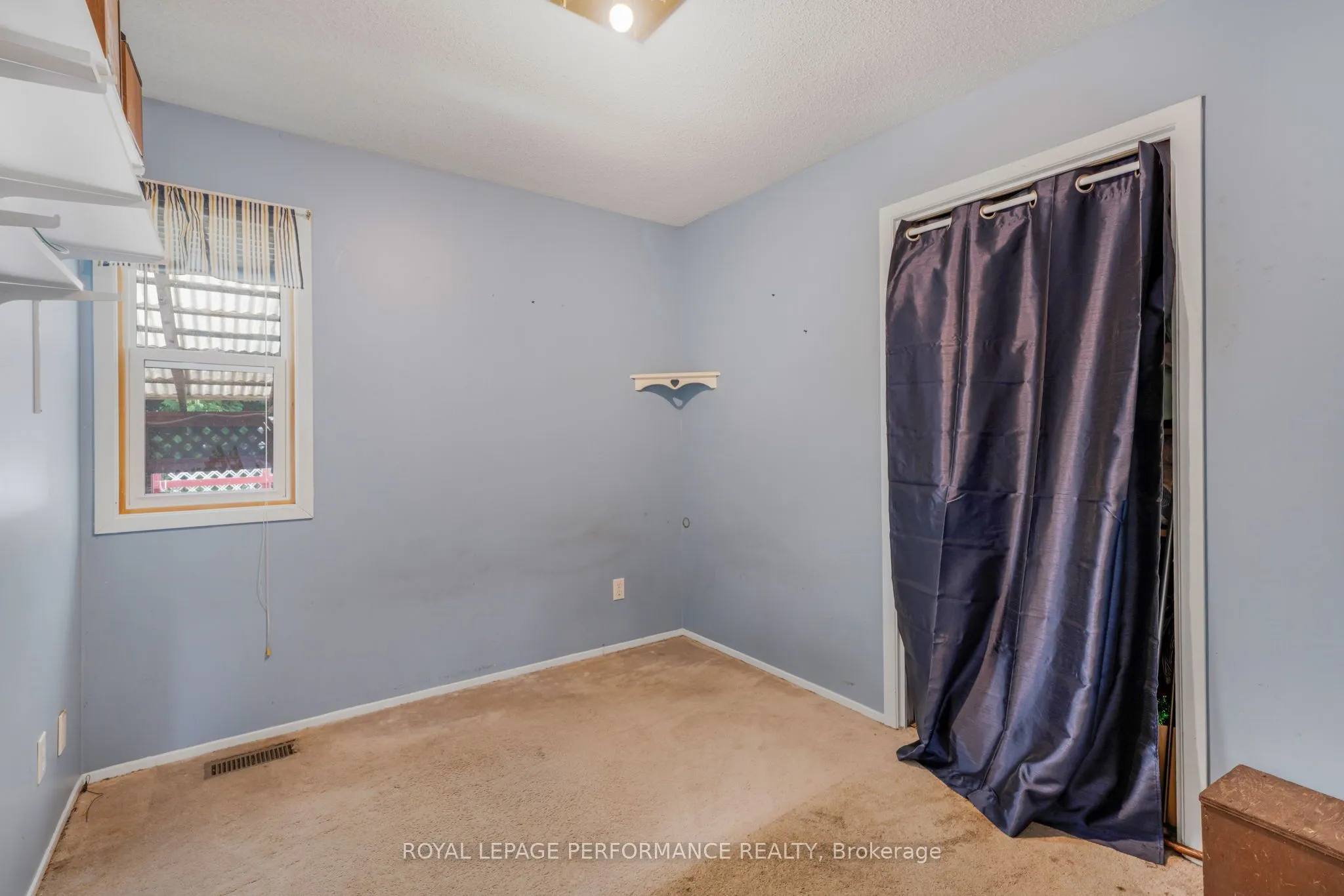 42 Chateau Crescent