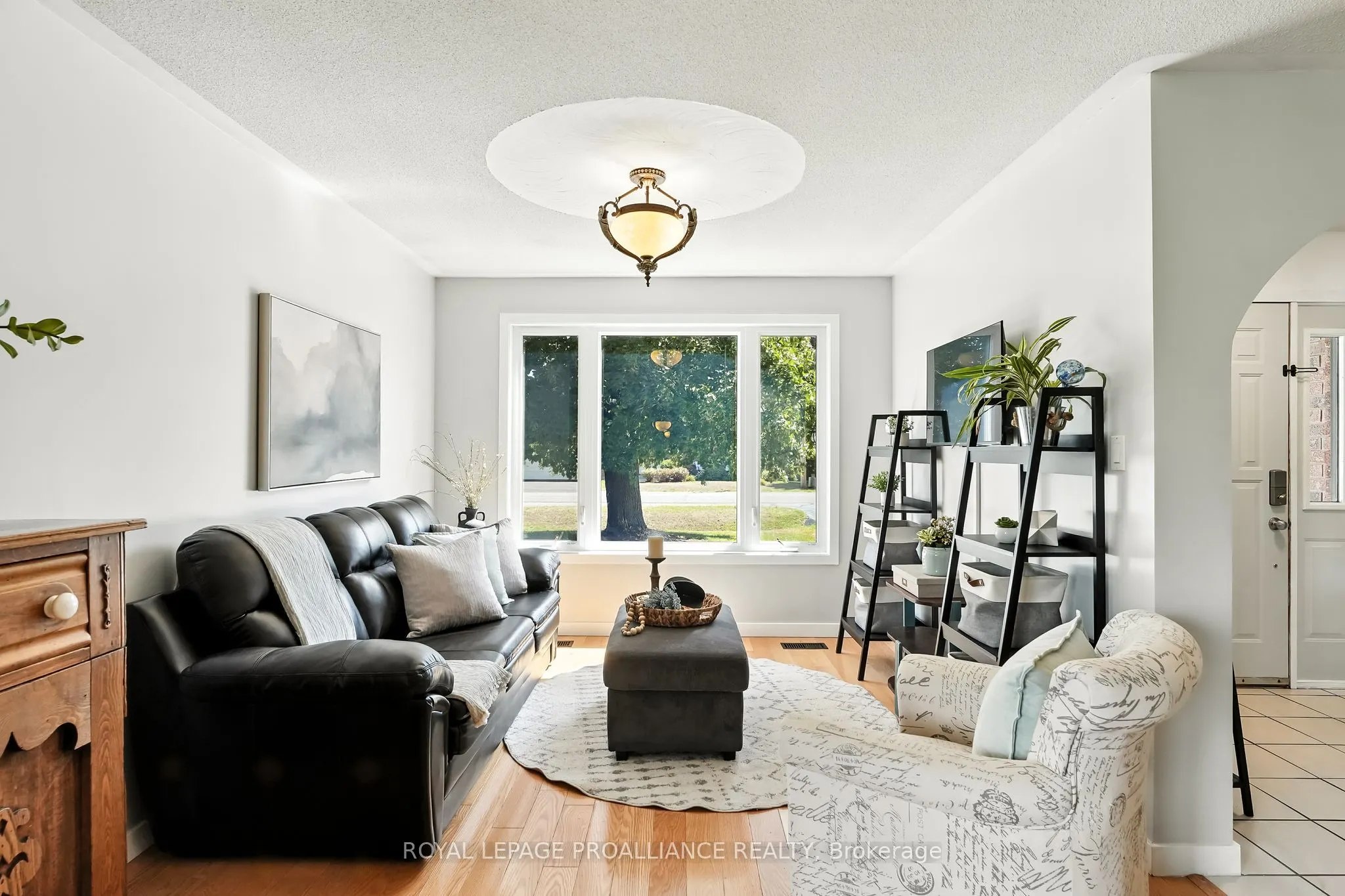 11 Iroquois Avenue