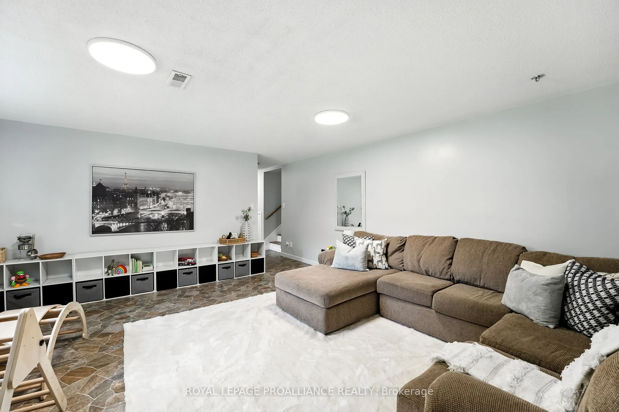 11 Iroquois Avenue