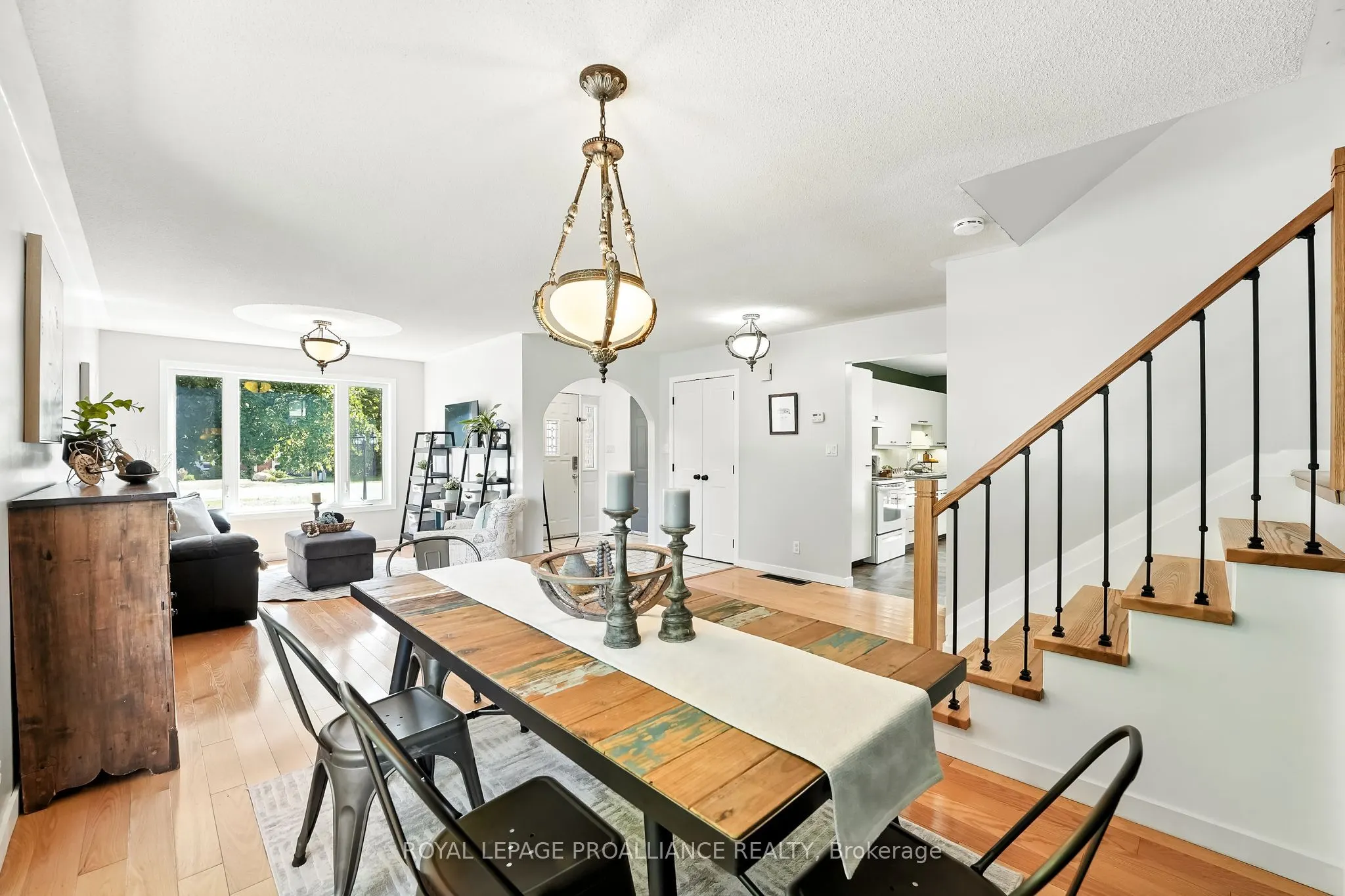 11 Iroquois Avenue