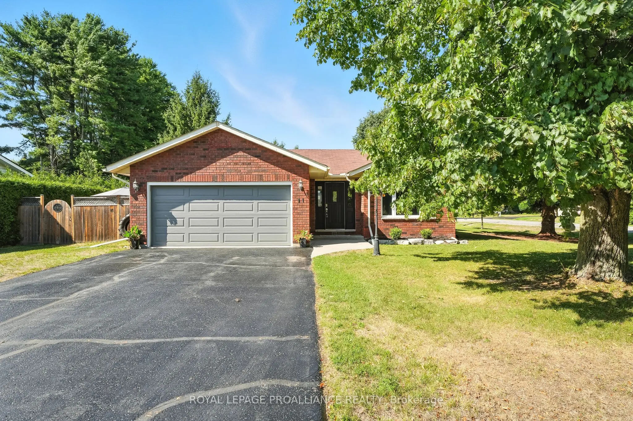 11 Iroquois Avenue