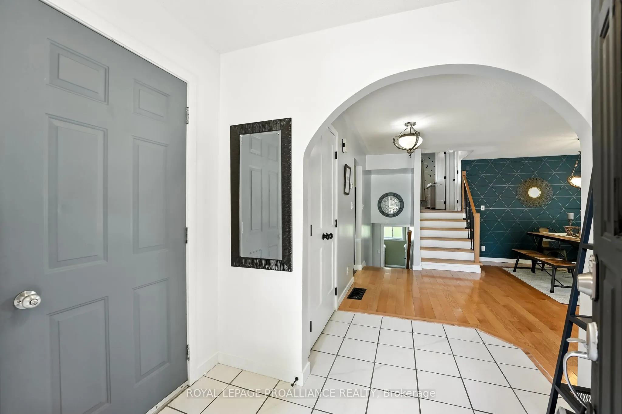 11 Iroquois Avenue