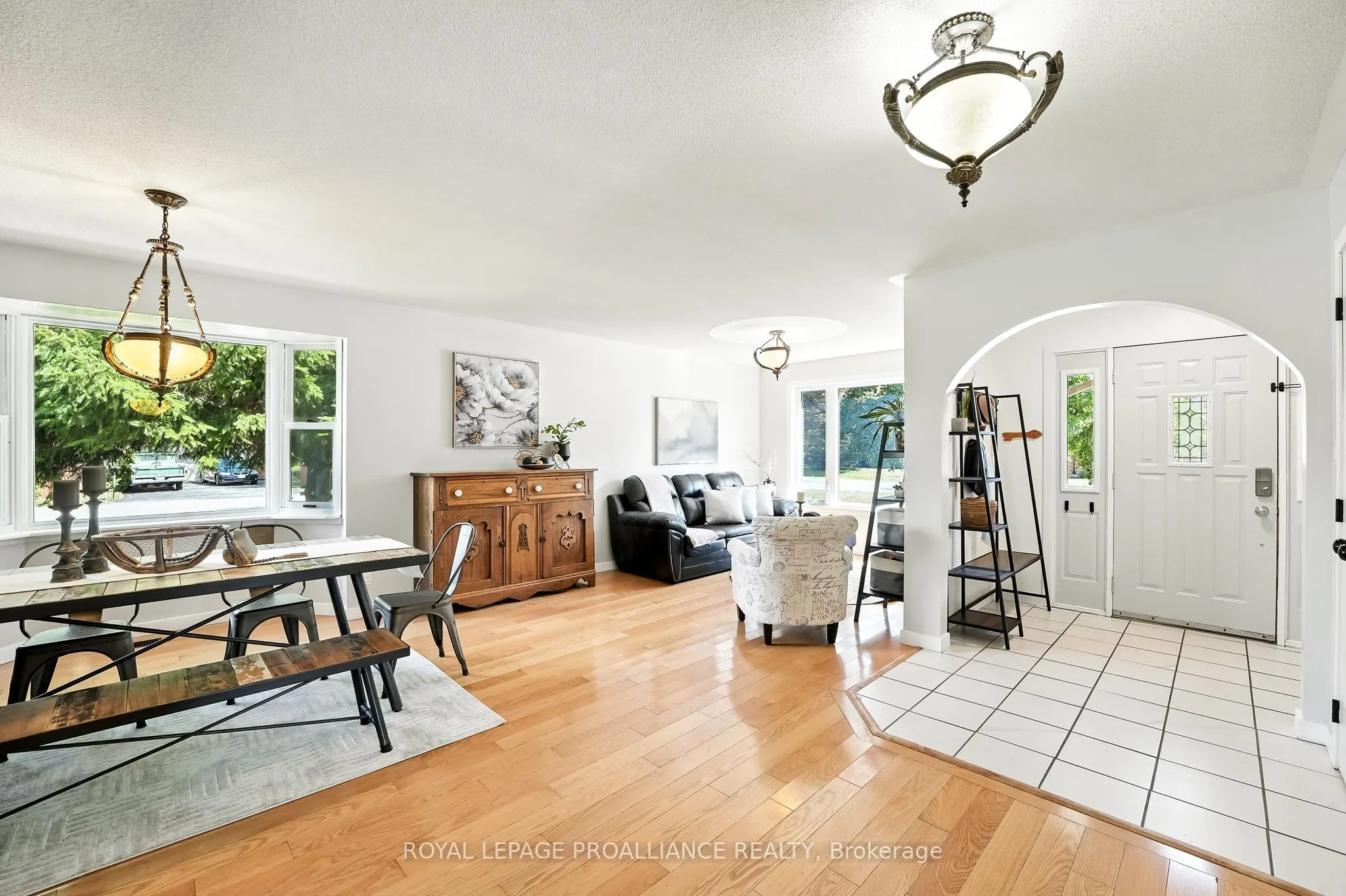 11 Iroquois Avenue