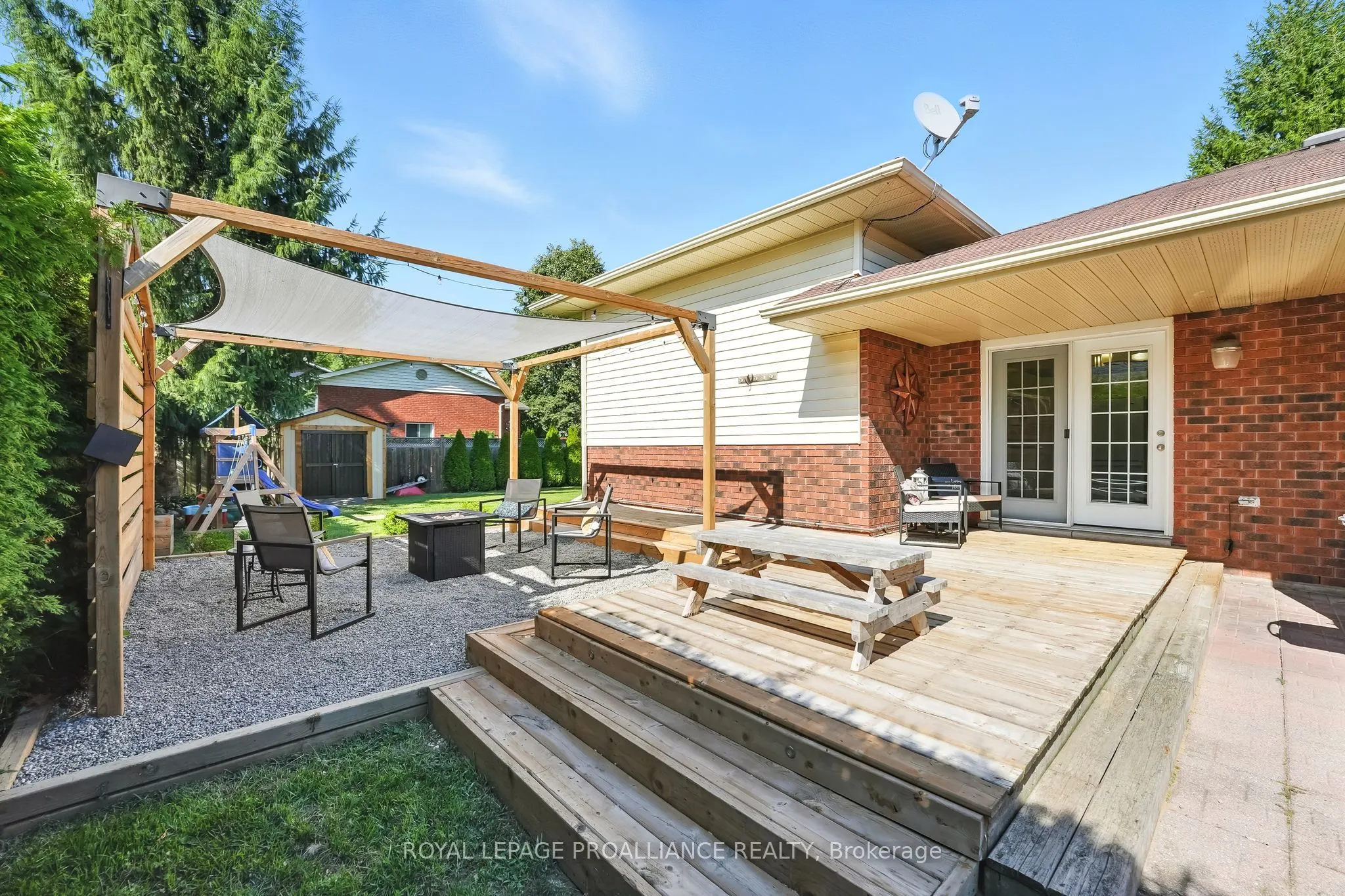 11 Iroquois Avenue
