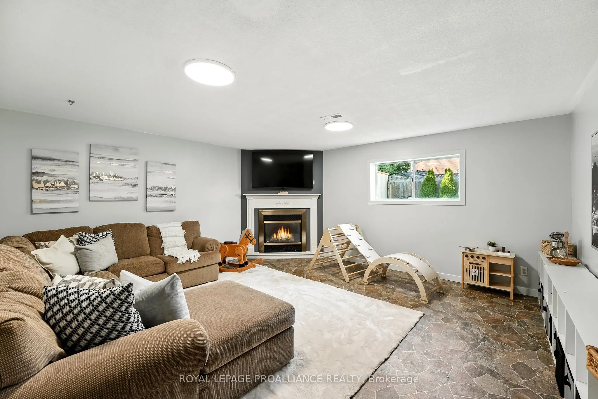 11 Iroquois Avenue