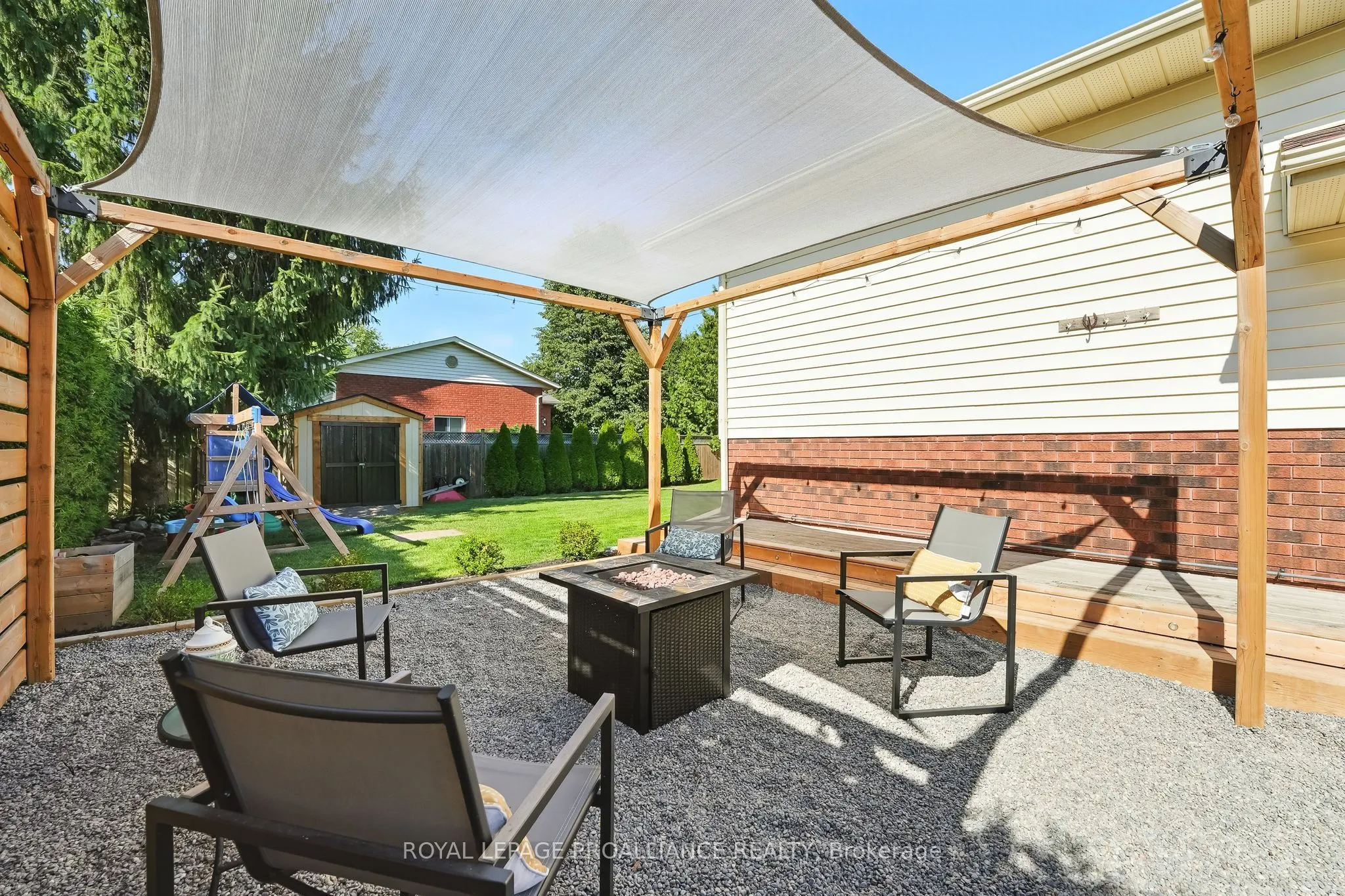 11 Iroquois Avenue