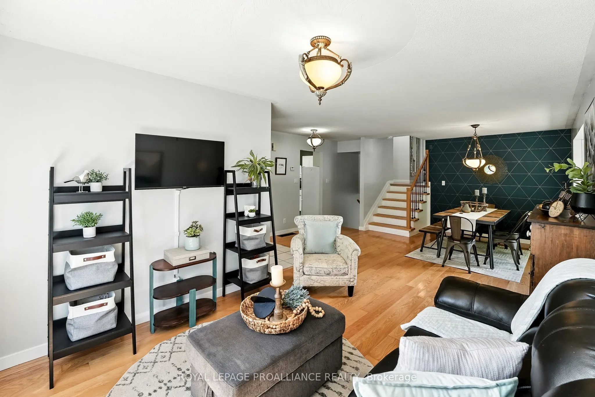 11 Iroquois Avenue