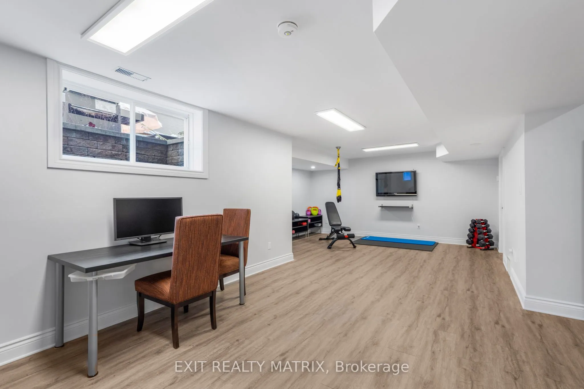 352 Oakcrest Way