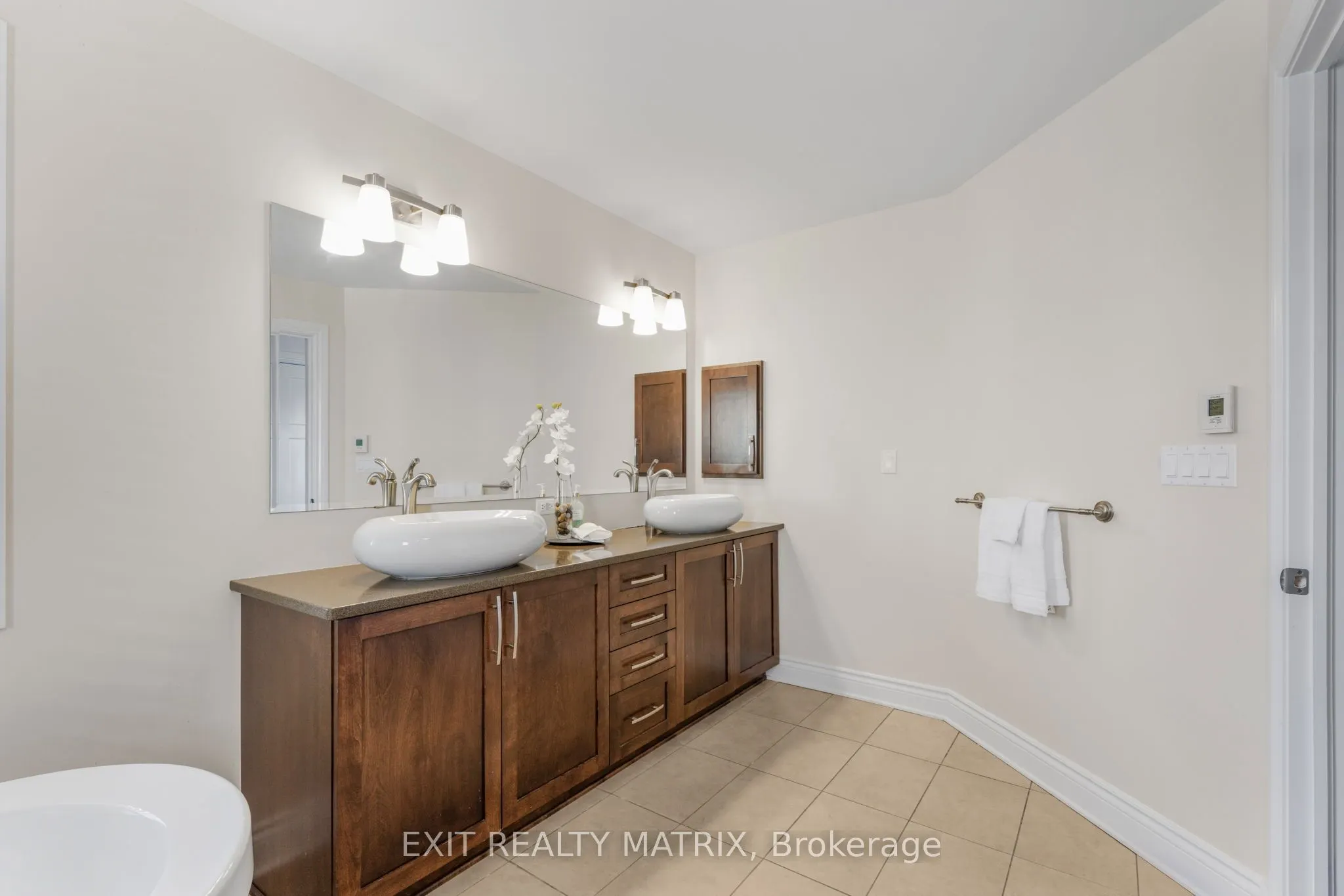 352 Oakcrest Way