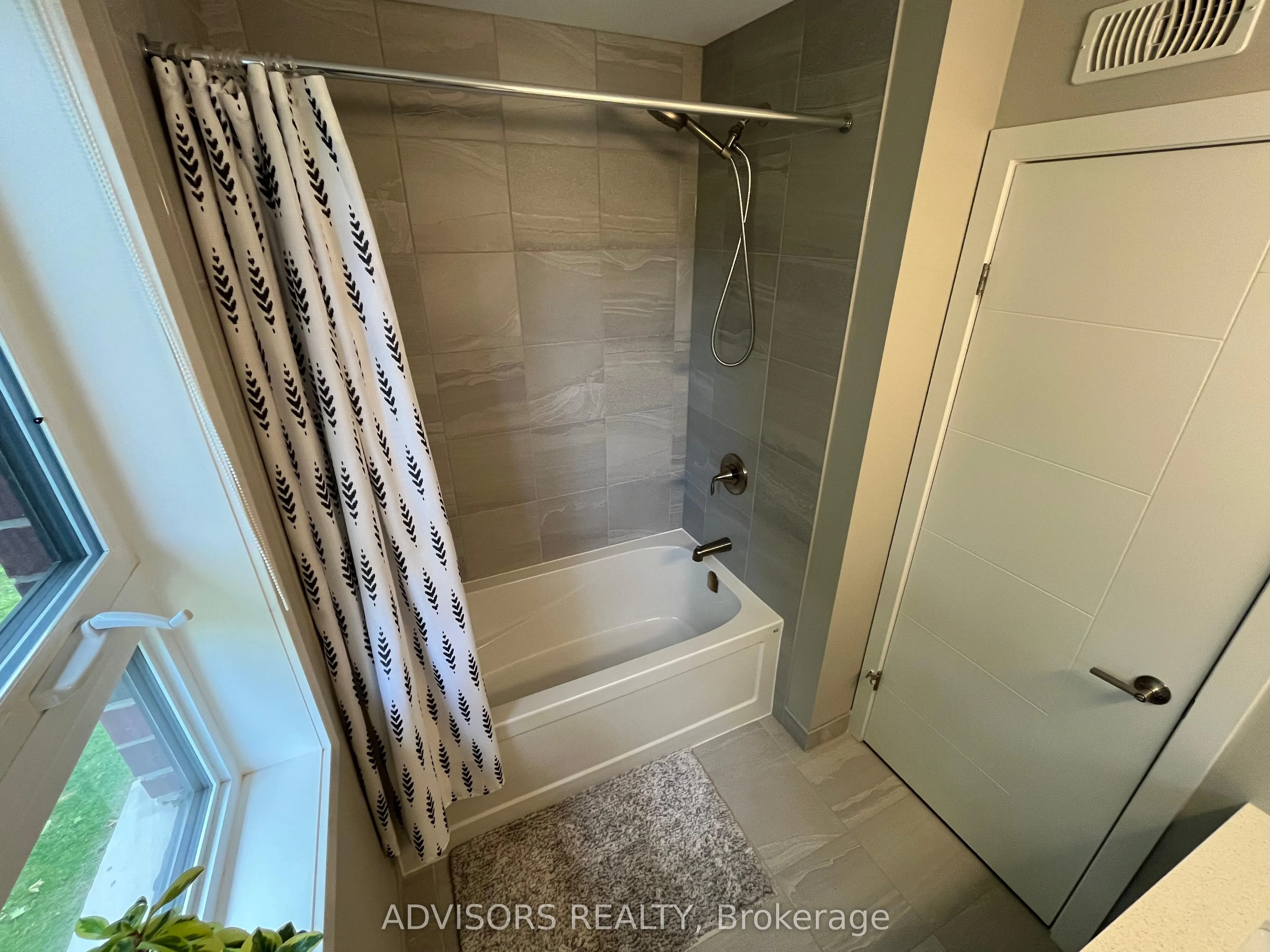 83 Beechwood Avenue, #15