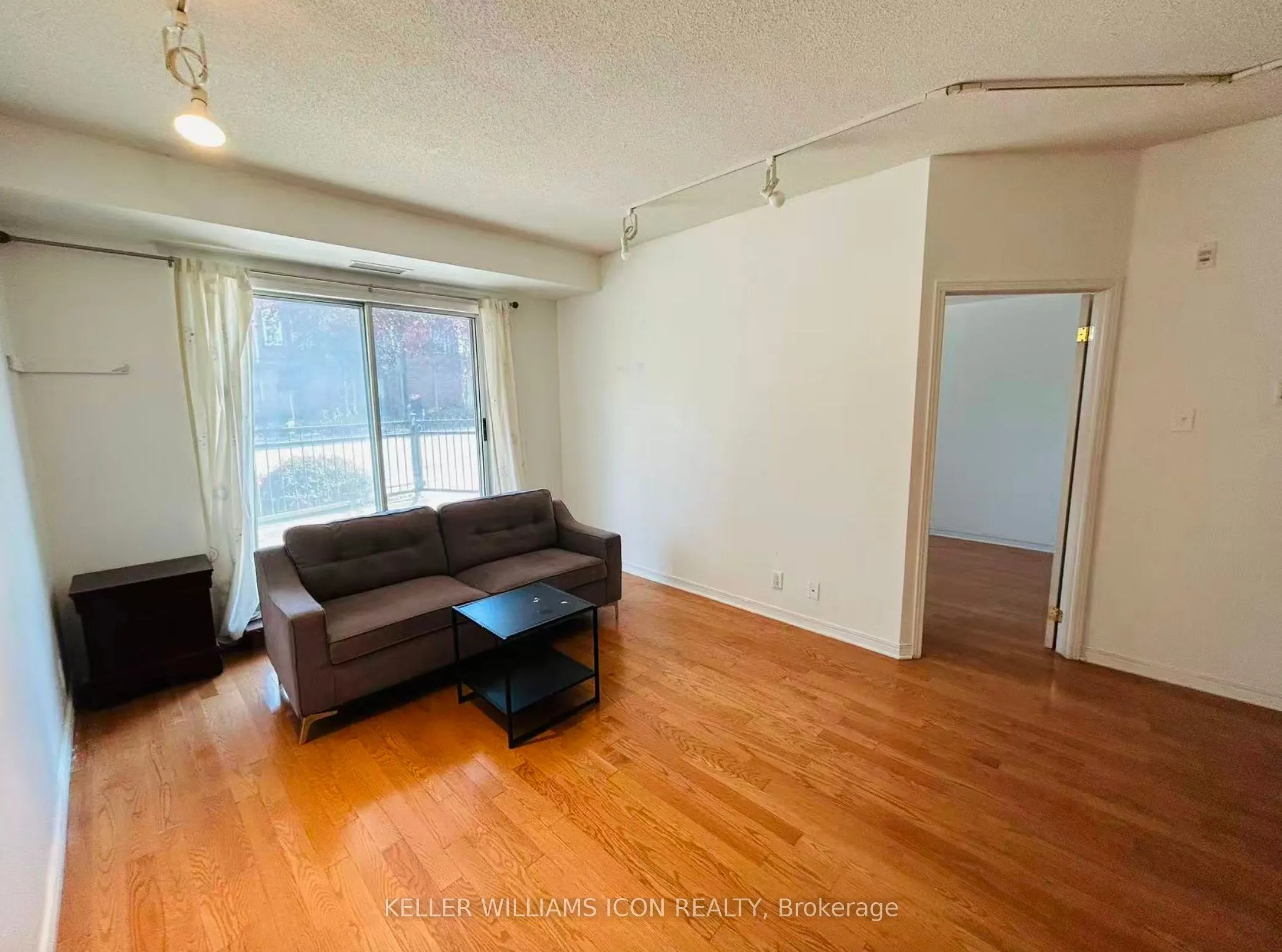 429 Somerset Street W, #105