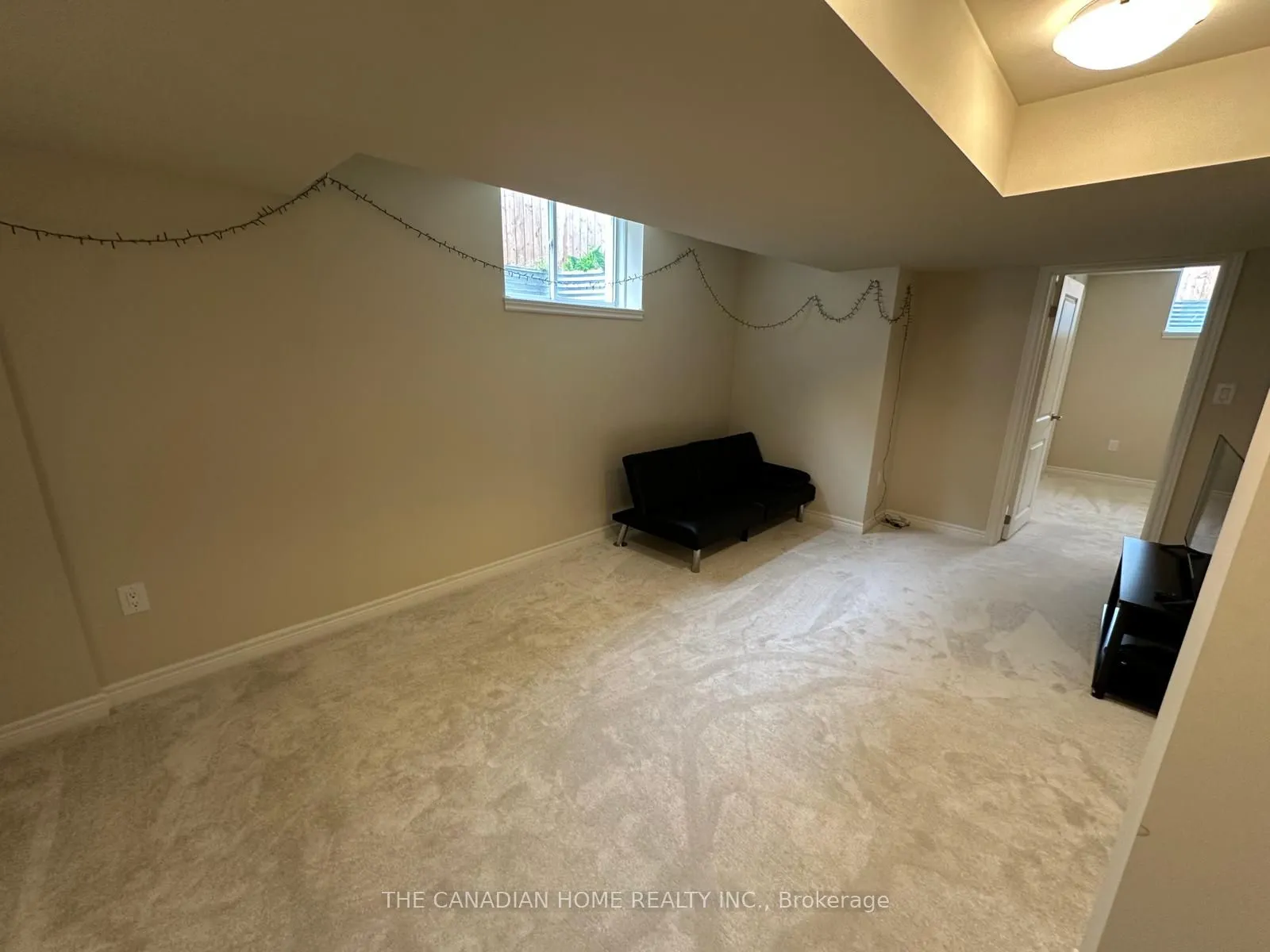 19 HAWTHORN Avenue