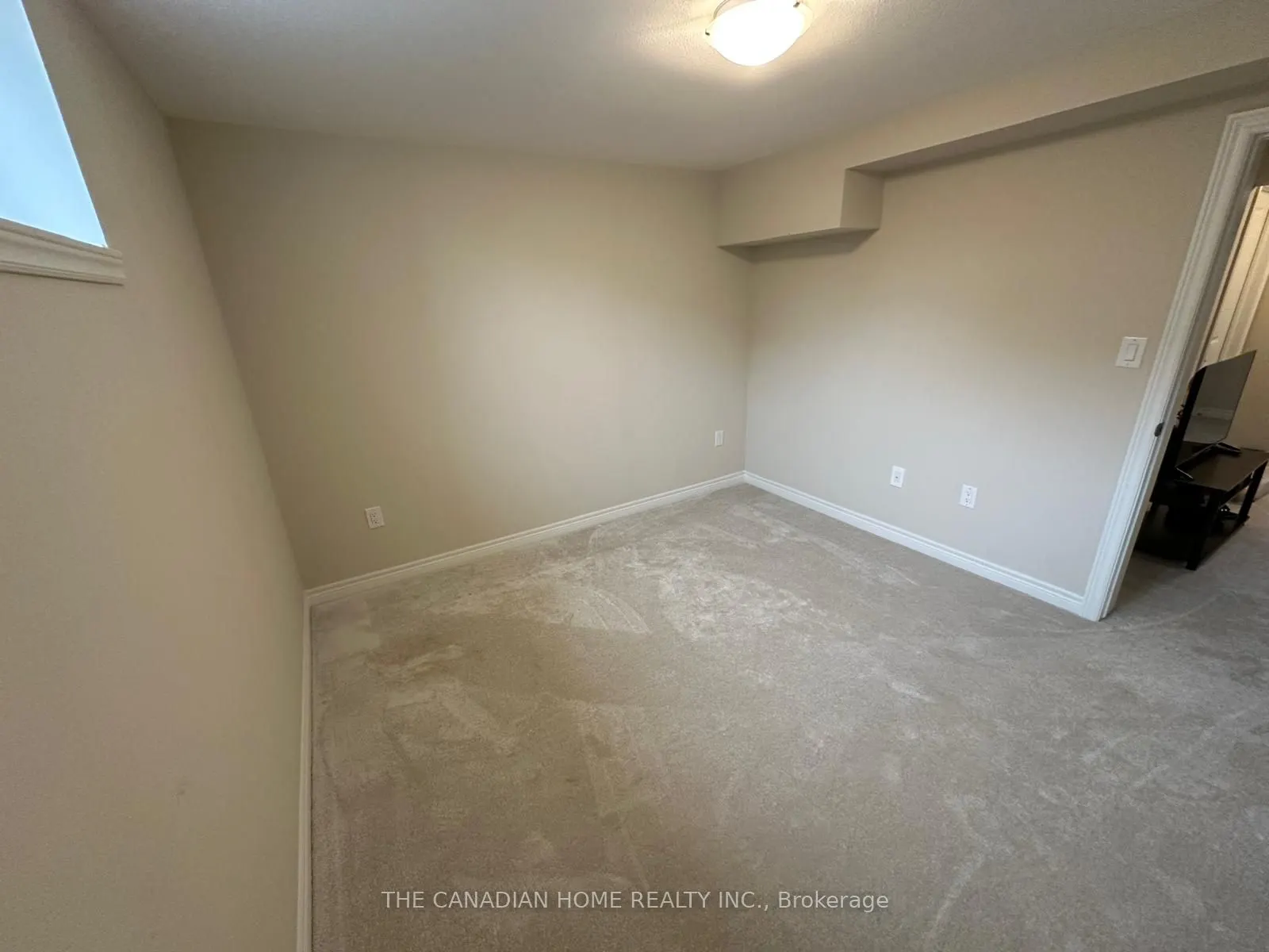19 HAWTHORN Avenue