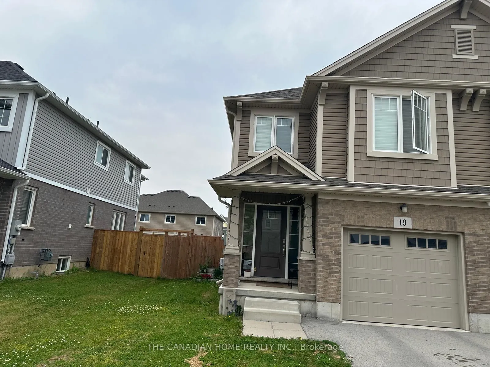 19 HAWTHORN Avenue