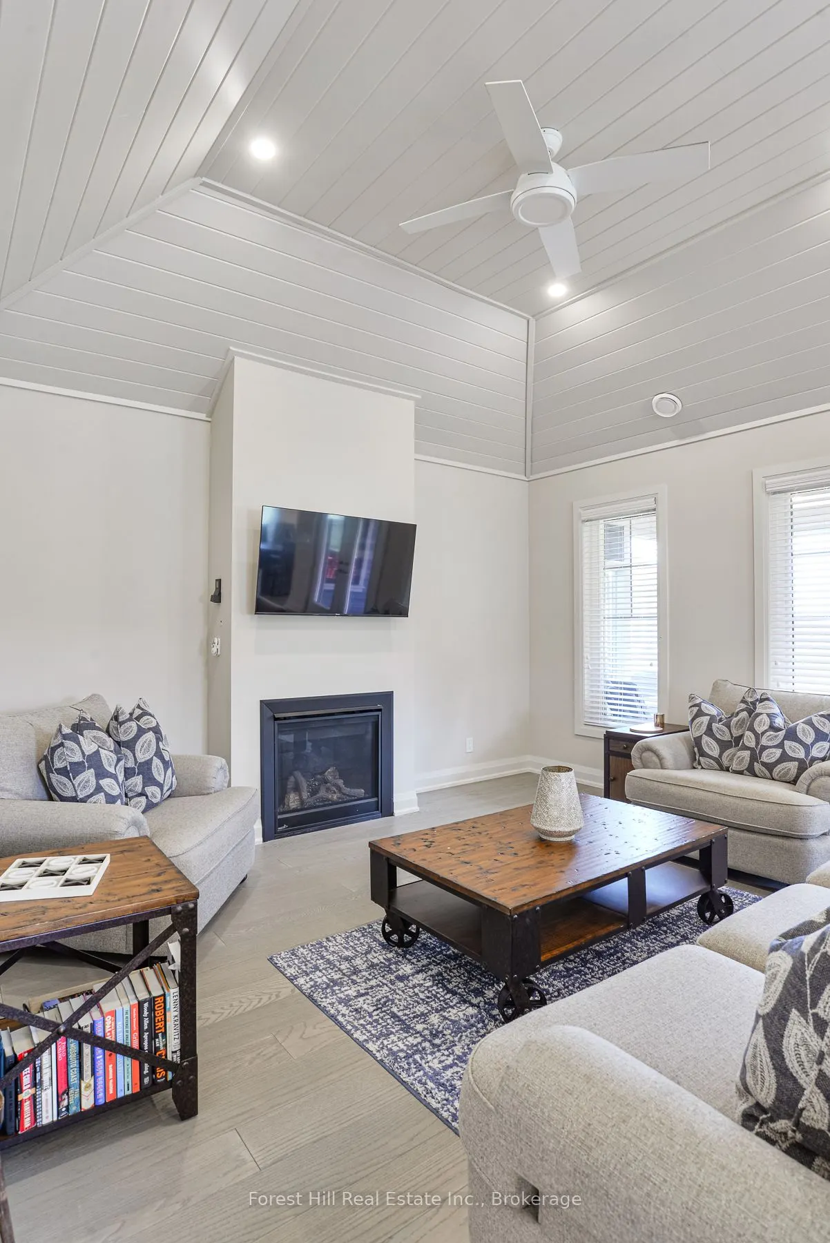 2054 Peninsula Road, #Unit 16
