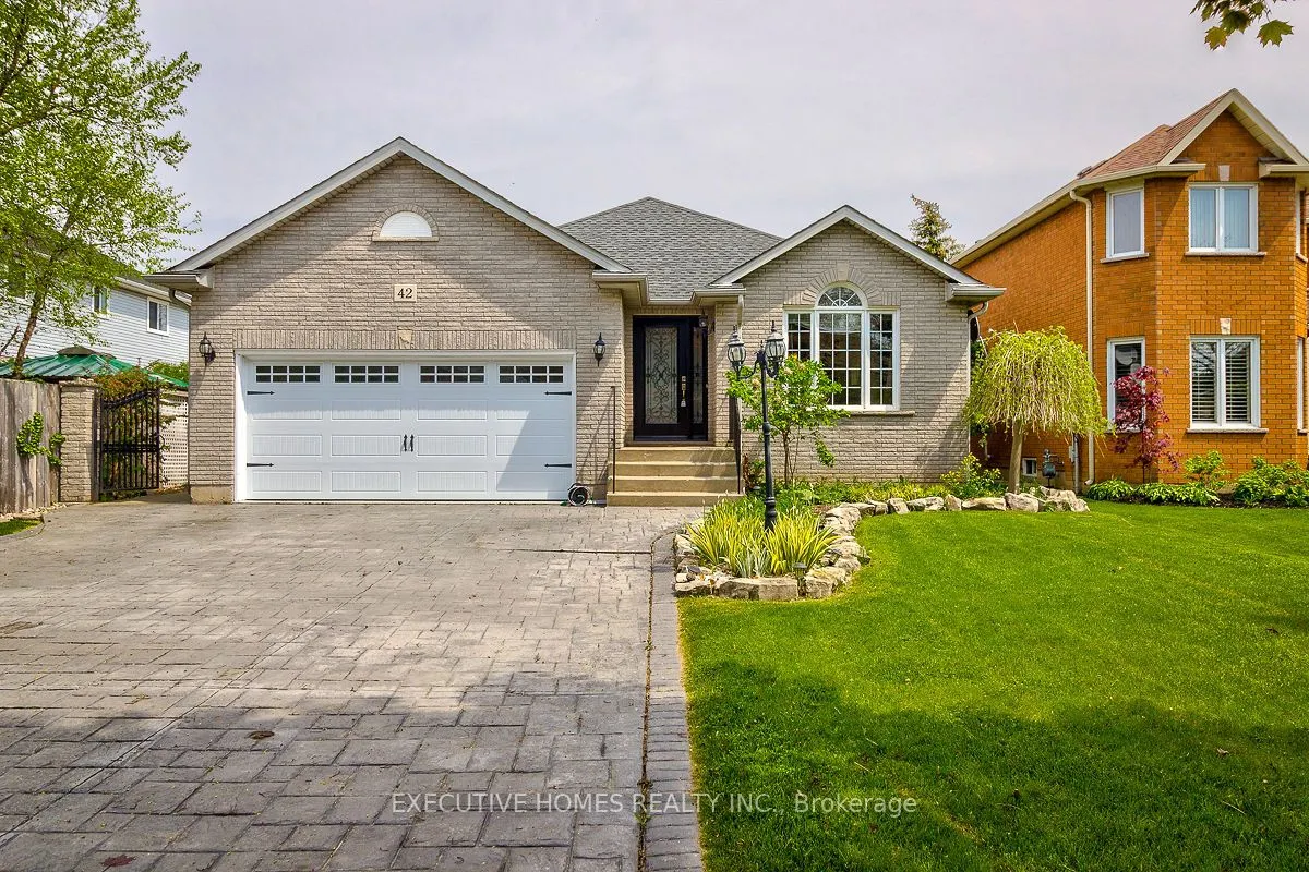 42 Richmond Crescent
