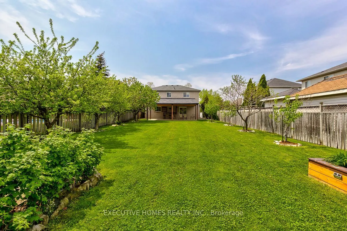 42 Richmond Crescent