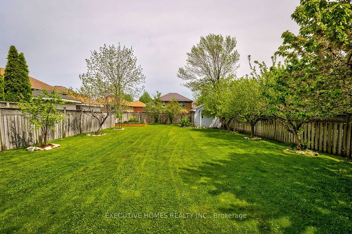 42 Richmond Crescent