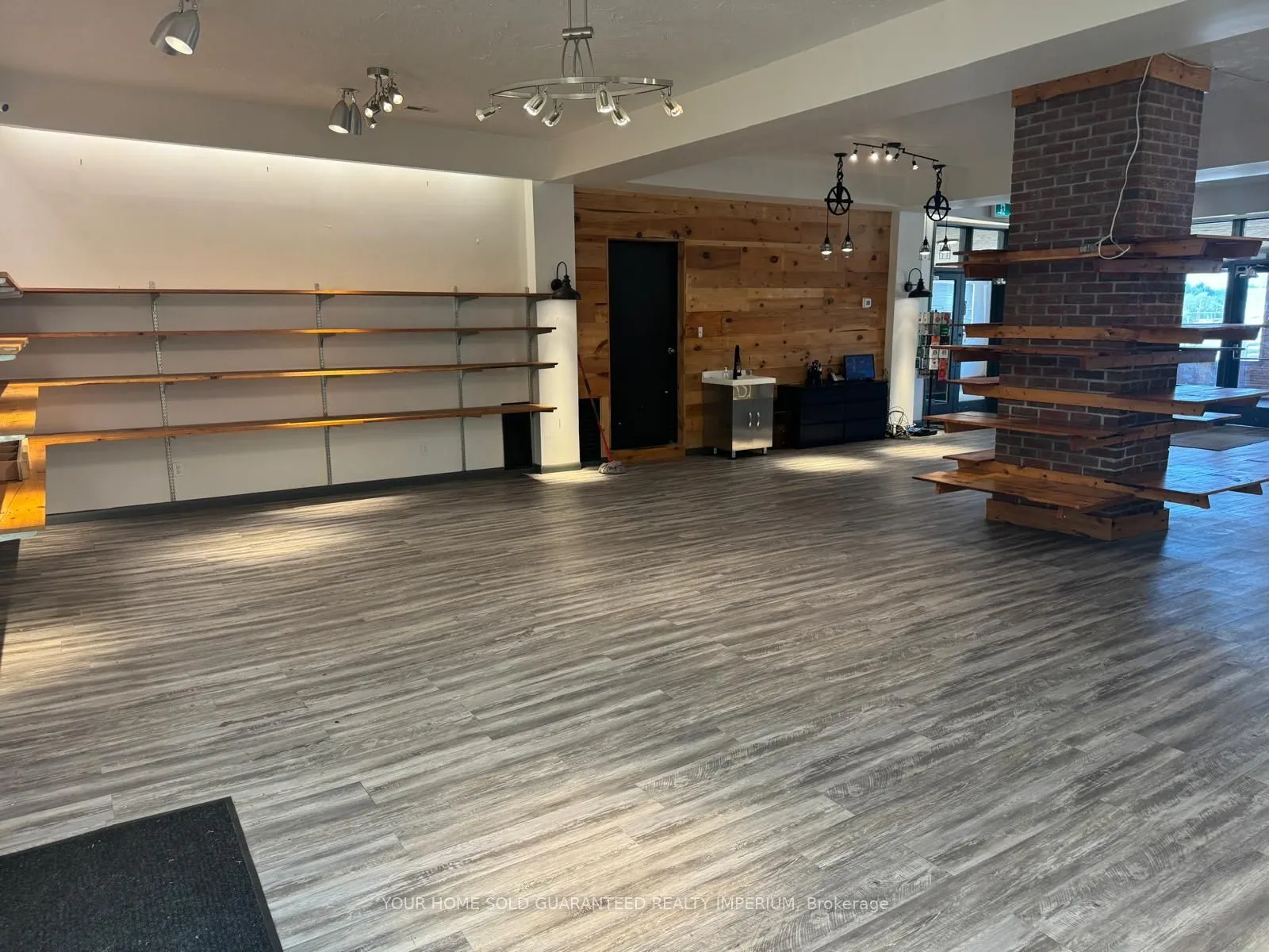 2989 Lakefield Road