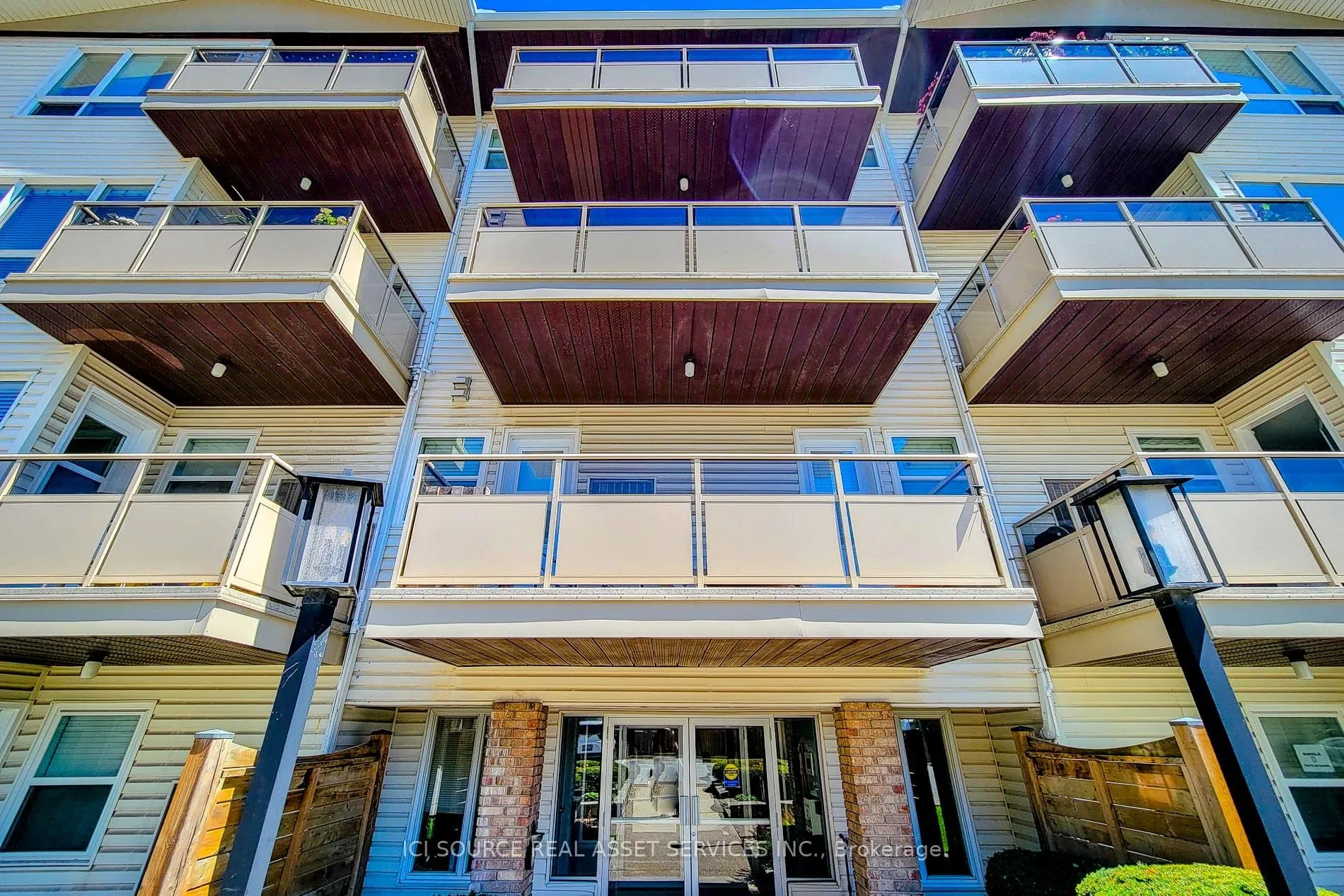 78 Roehampton Avenue, #411