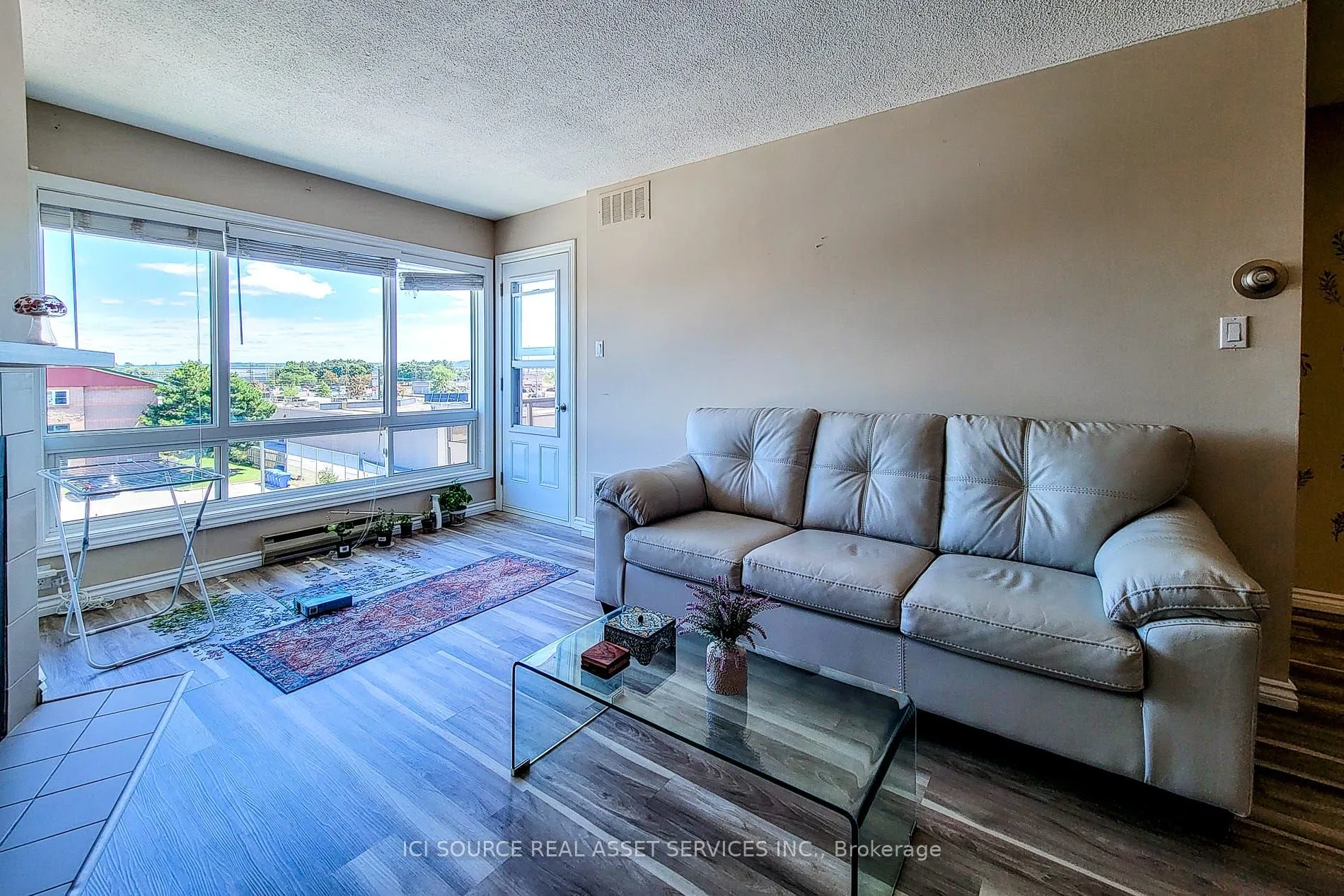 78 Roehampton Avenue, #411