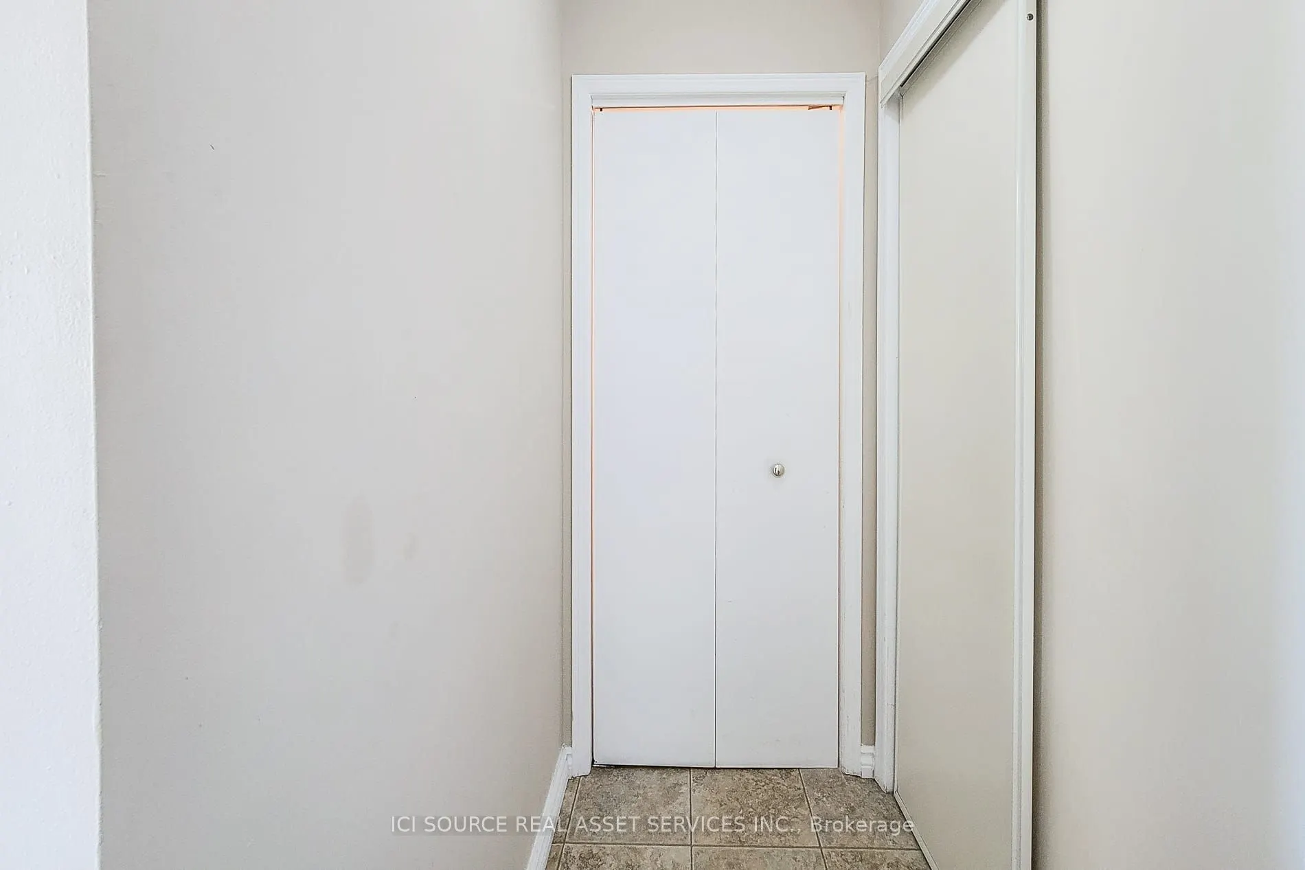78 Roehampton Avenue, #411