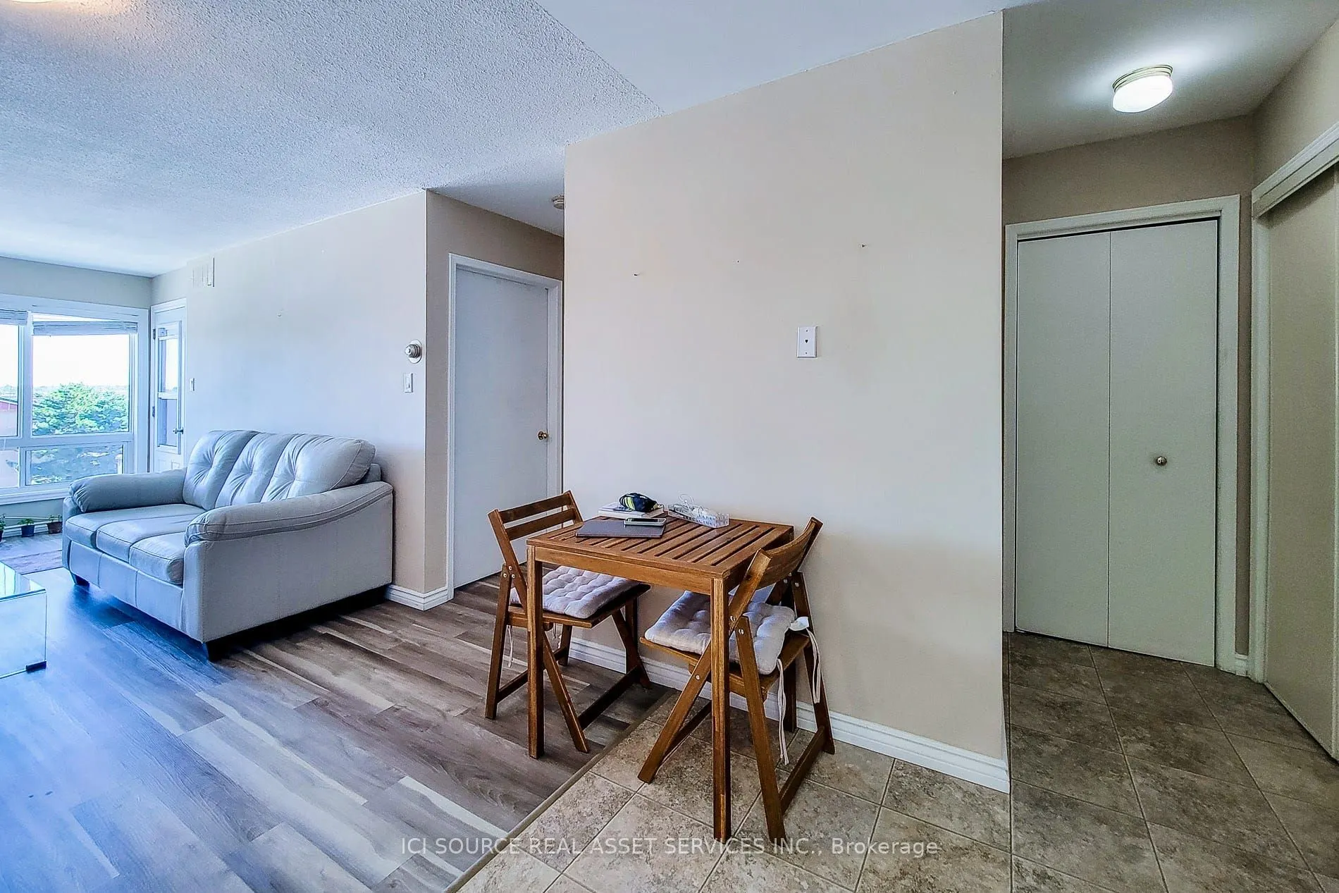 78 Roehampton Avenue, #411