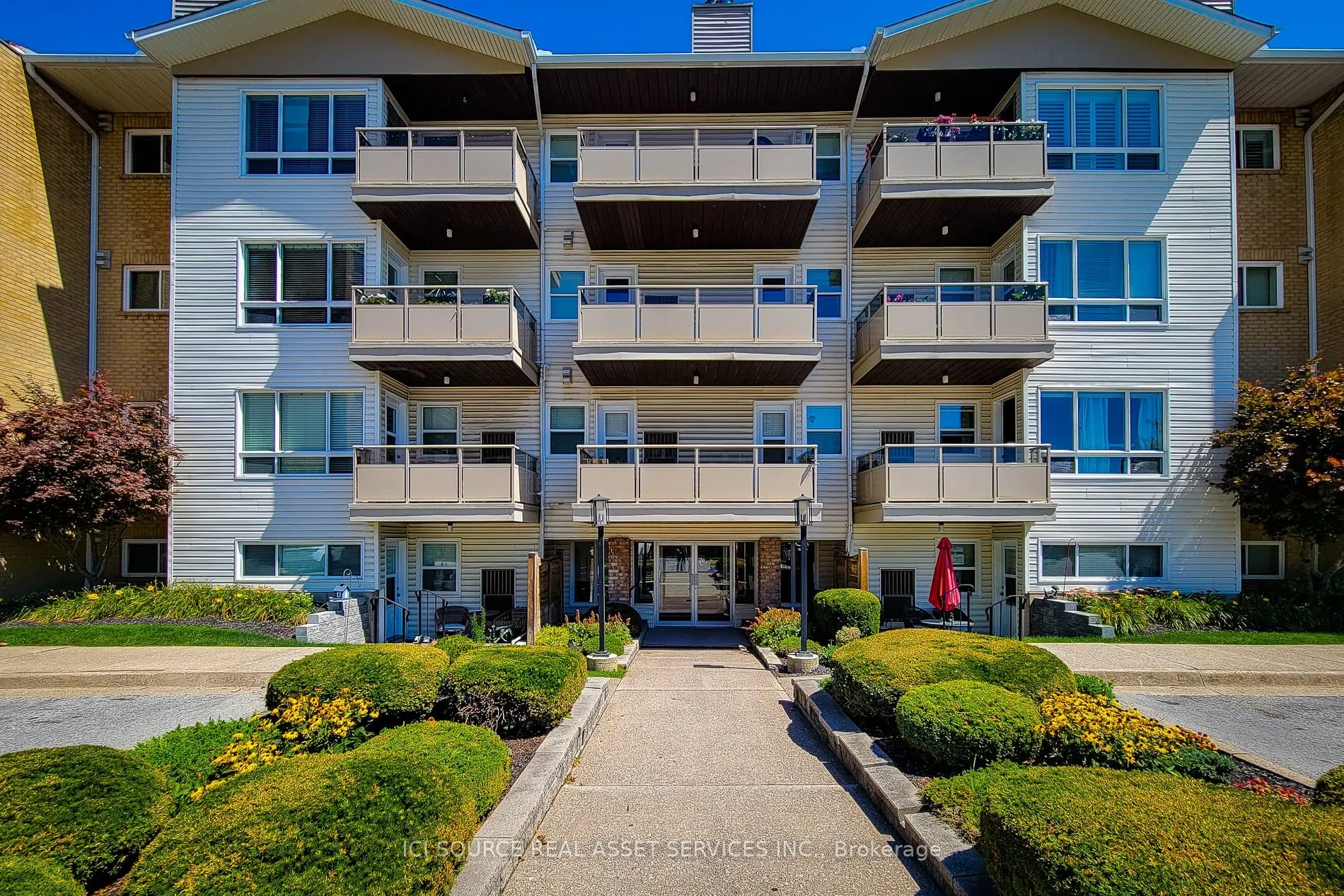 78 Roehampton Avenue, #411