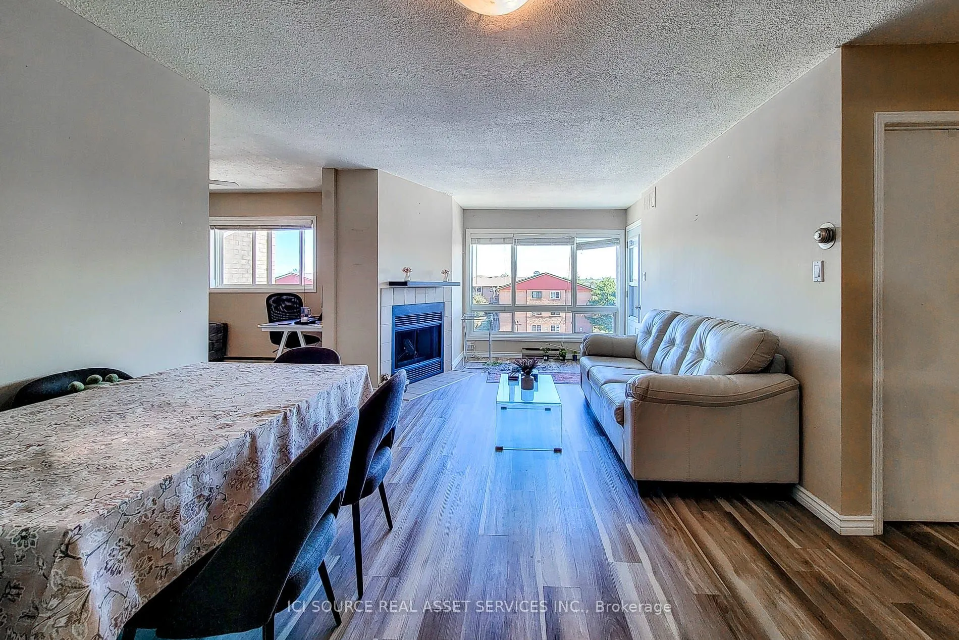 78 Roehampton Avenue, #411