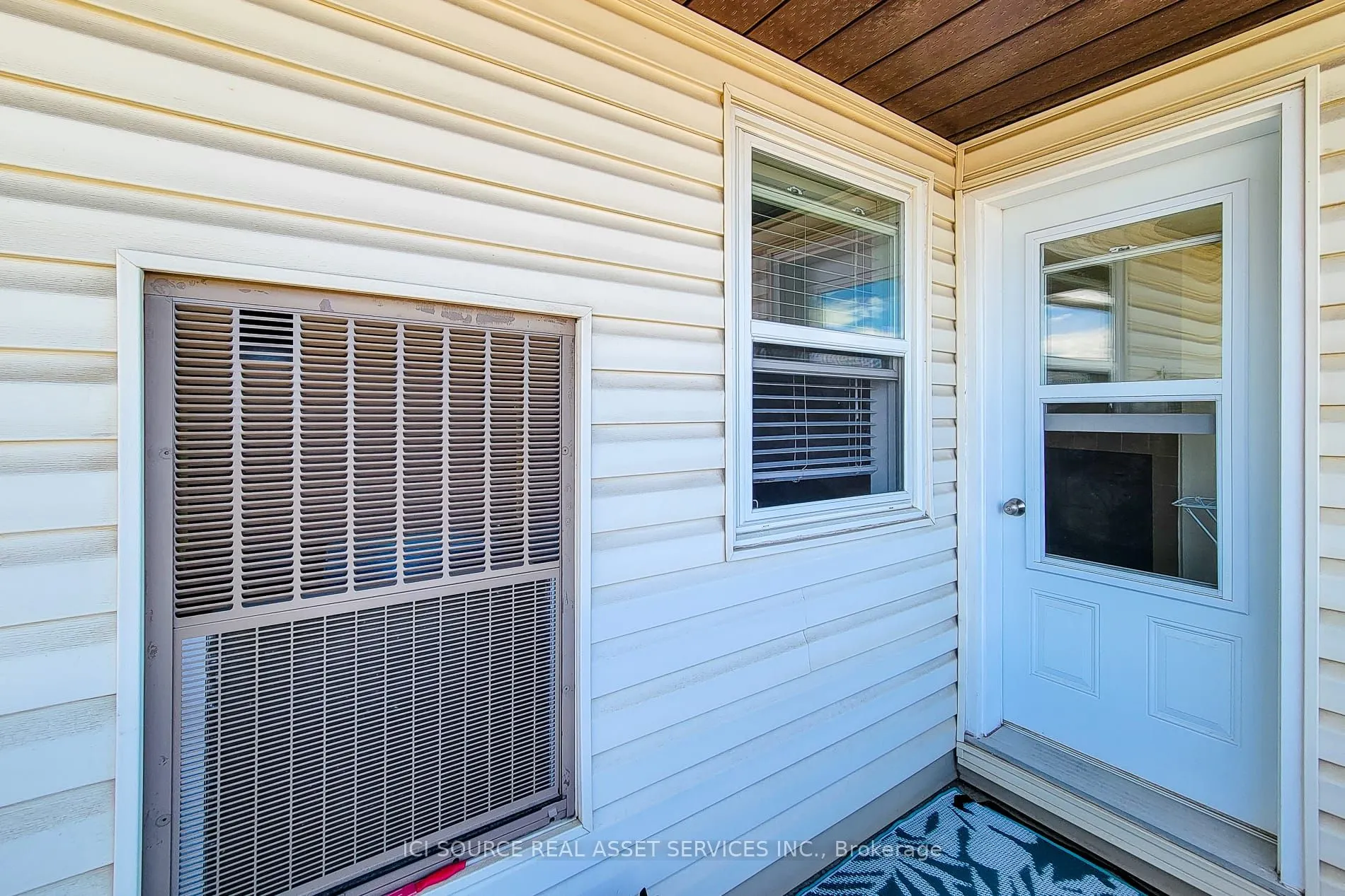 78 Roehampton Avenue, #411