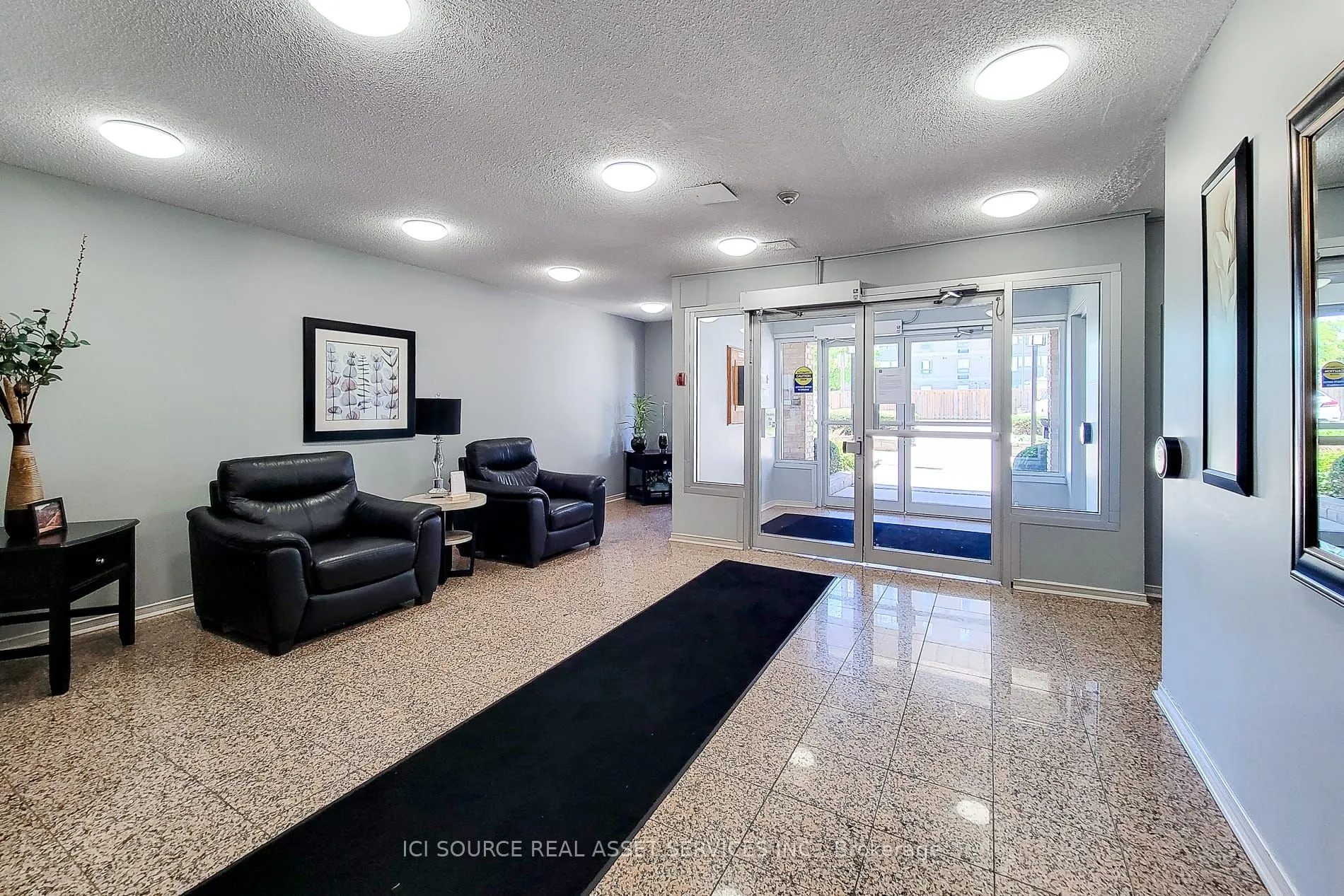 78 Roehampton Avenue, #411