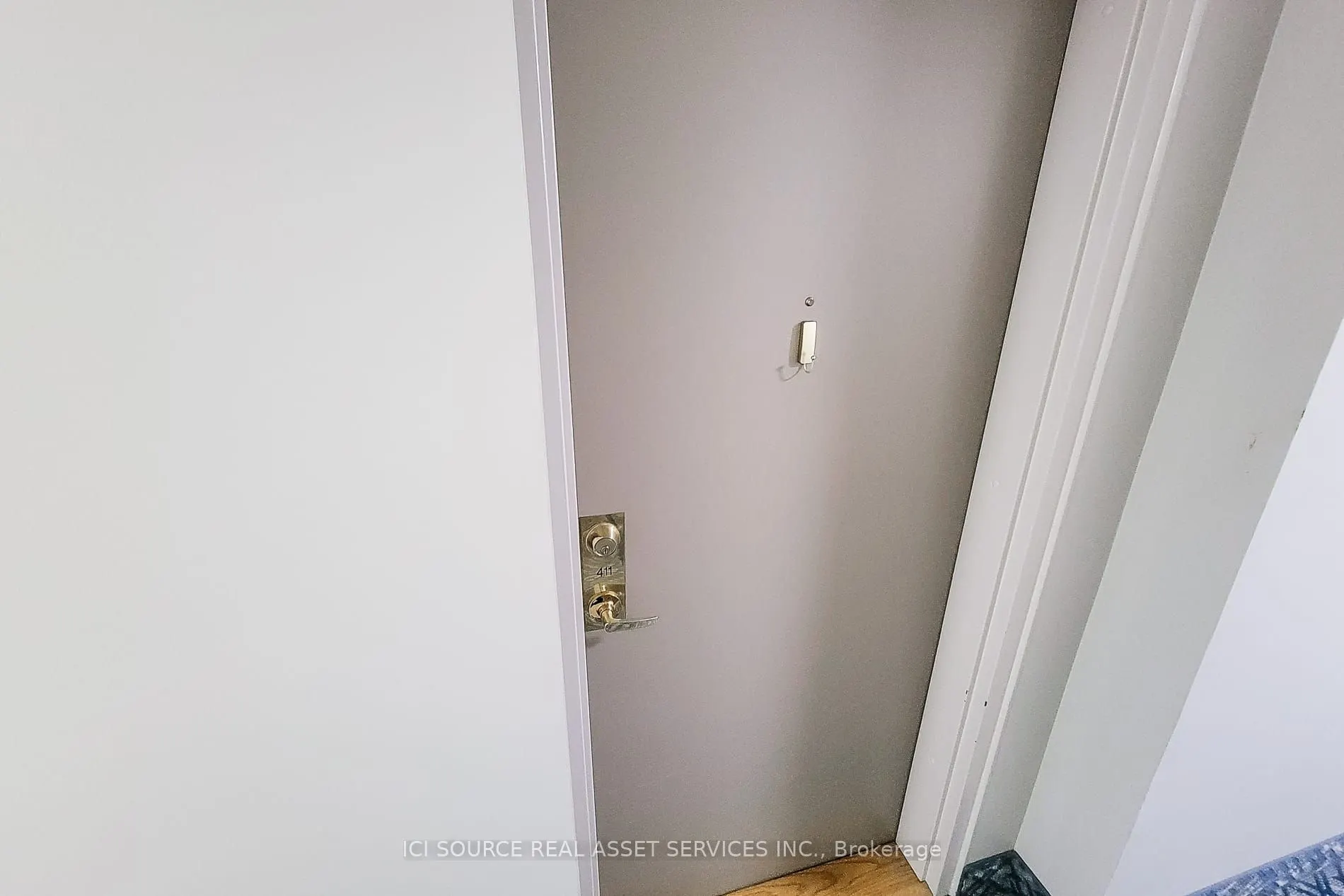 78 Roehampton Avenue, #411