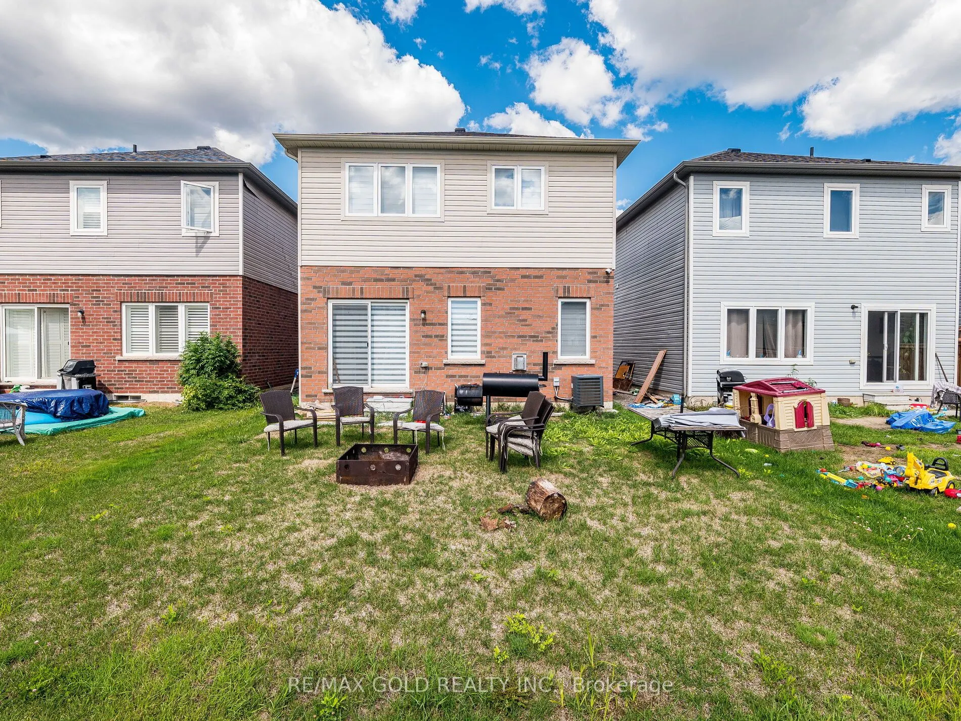 17 Cottonwood Crescent