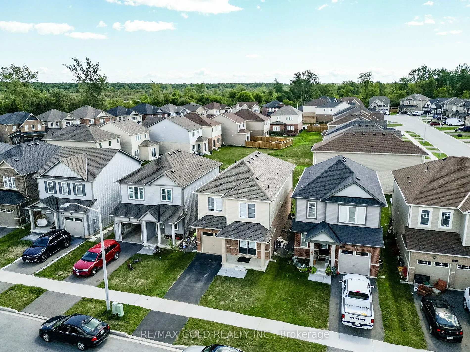 17 Cottonwood Crescent