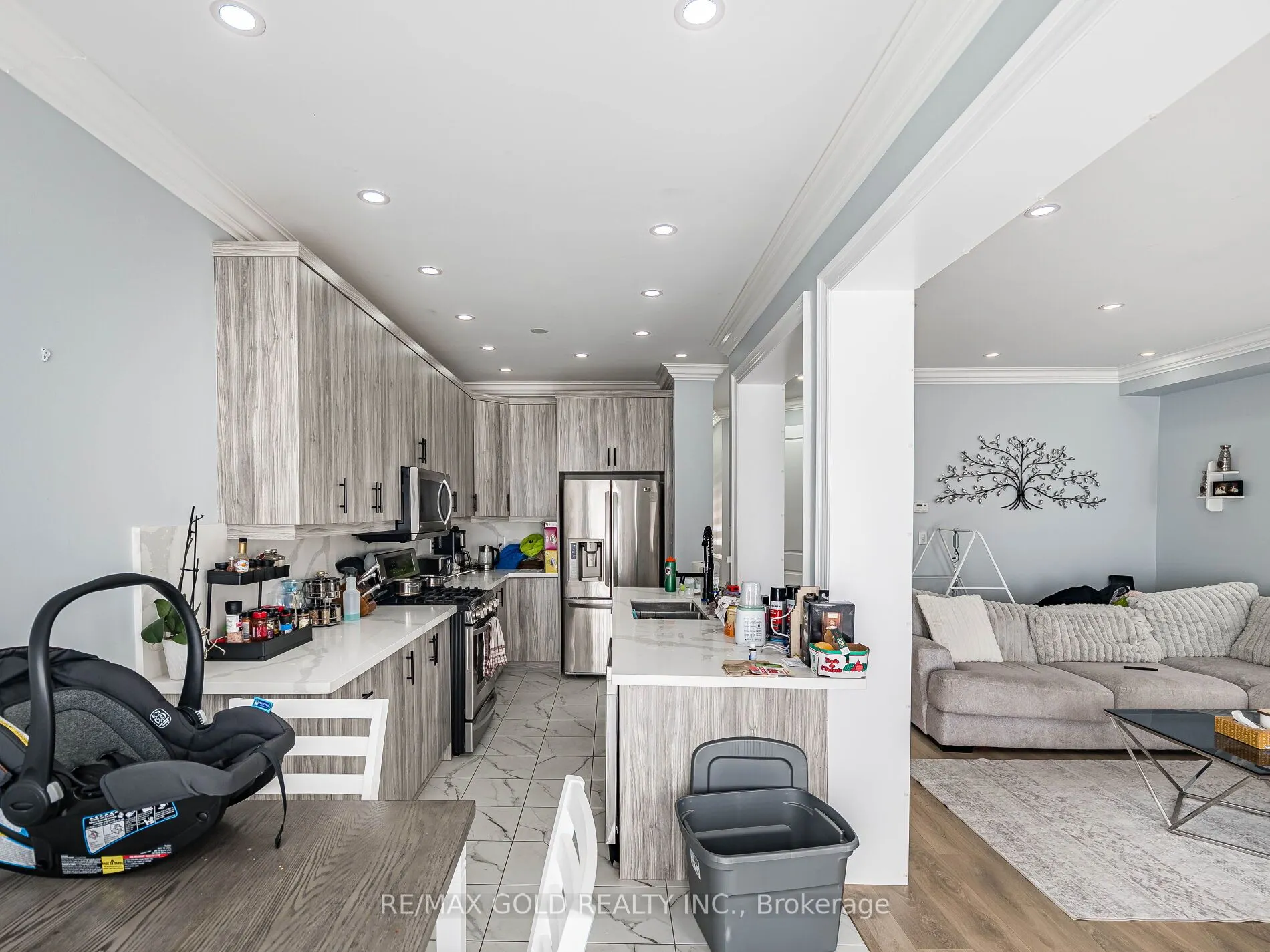 17 Cottonwood Crescent