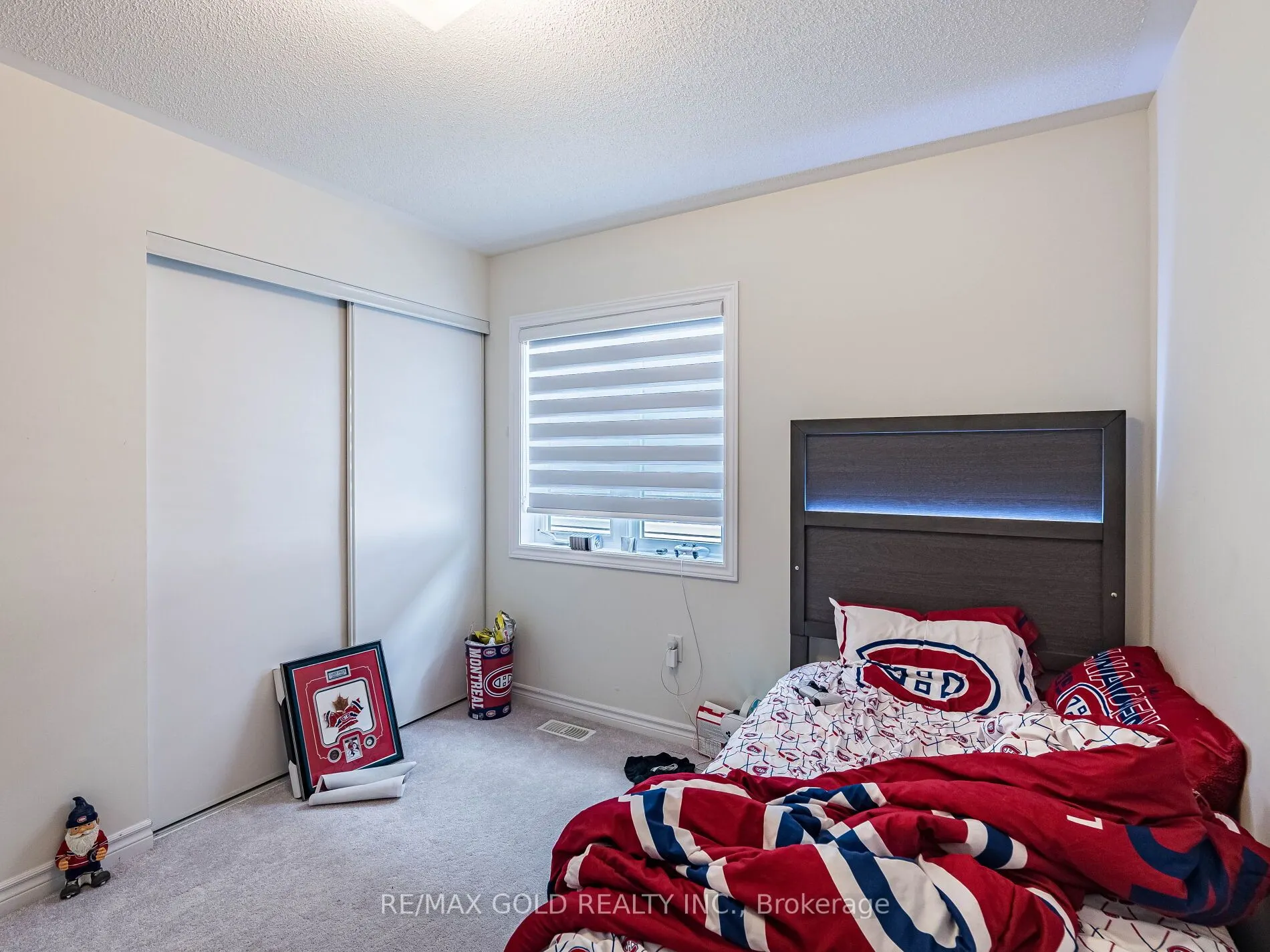 17 Cottonwood Crescent
