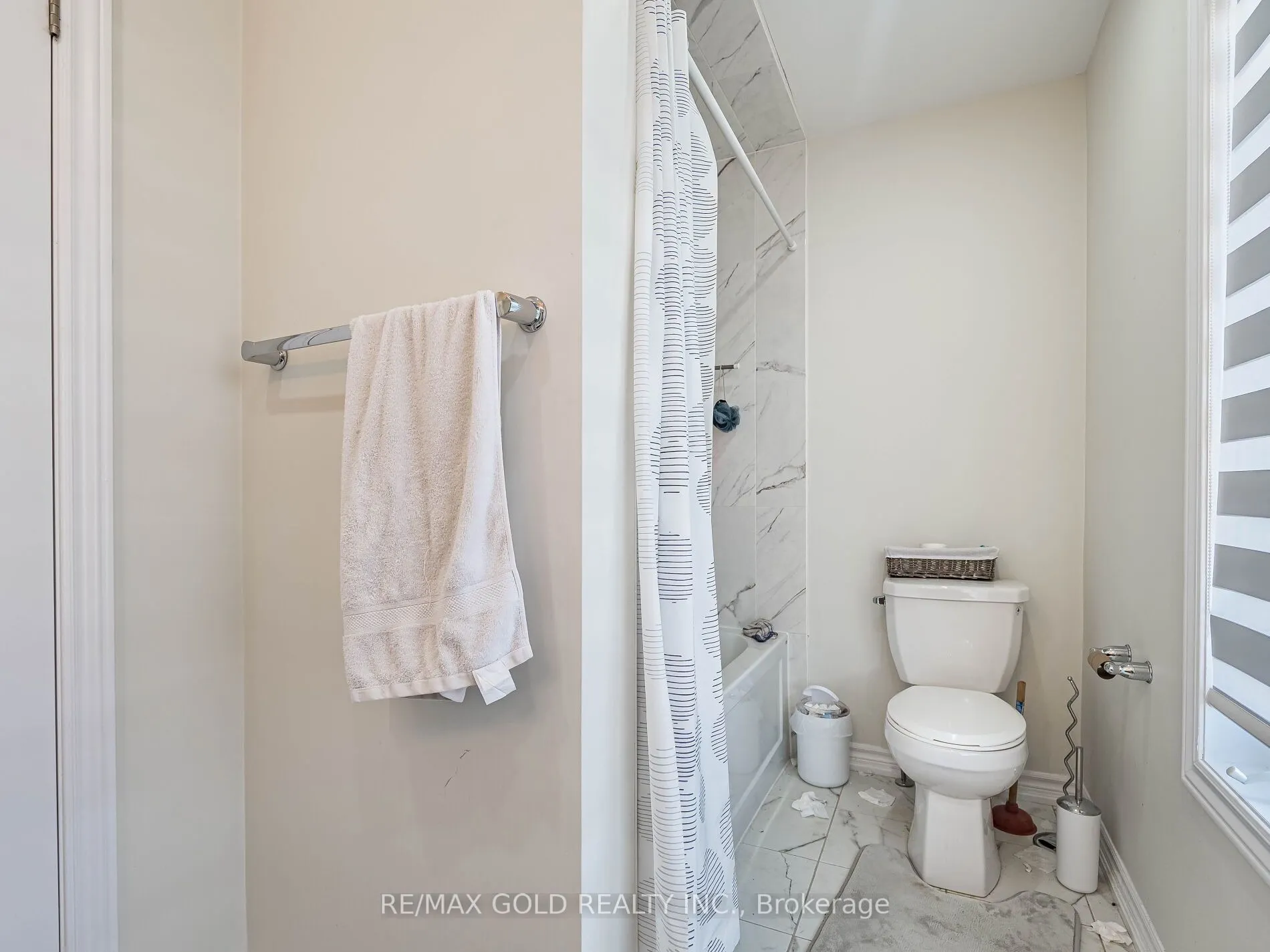17 Cottonwood Crescent