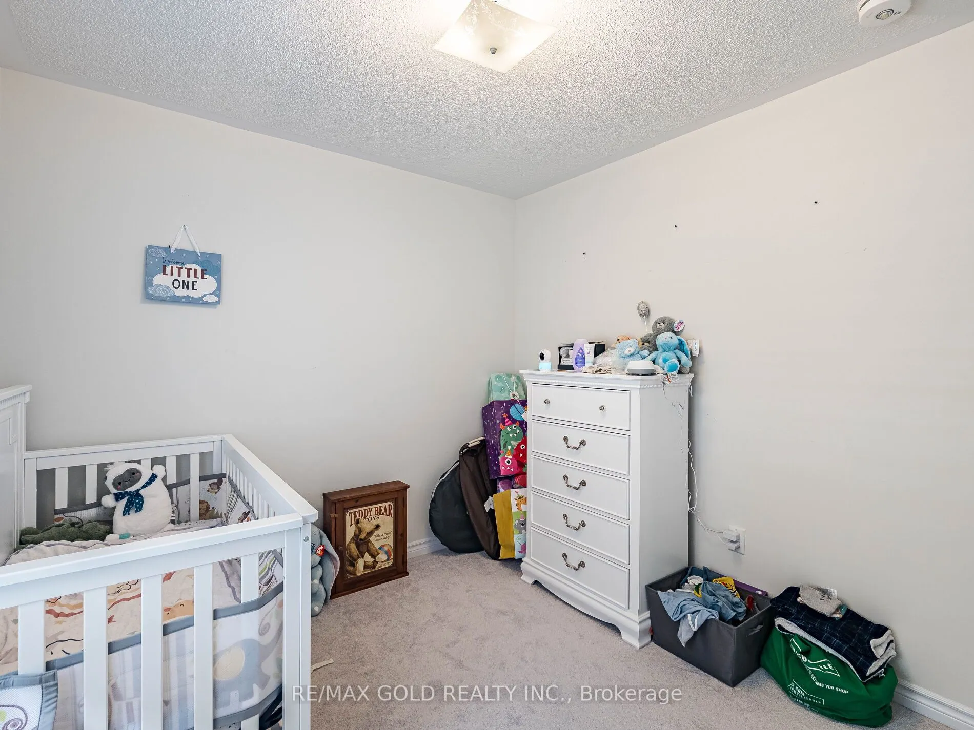 17 Cottonwood Crescent
