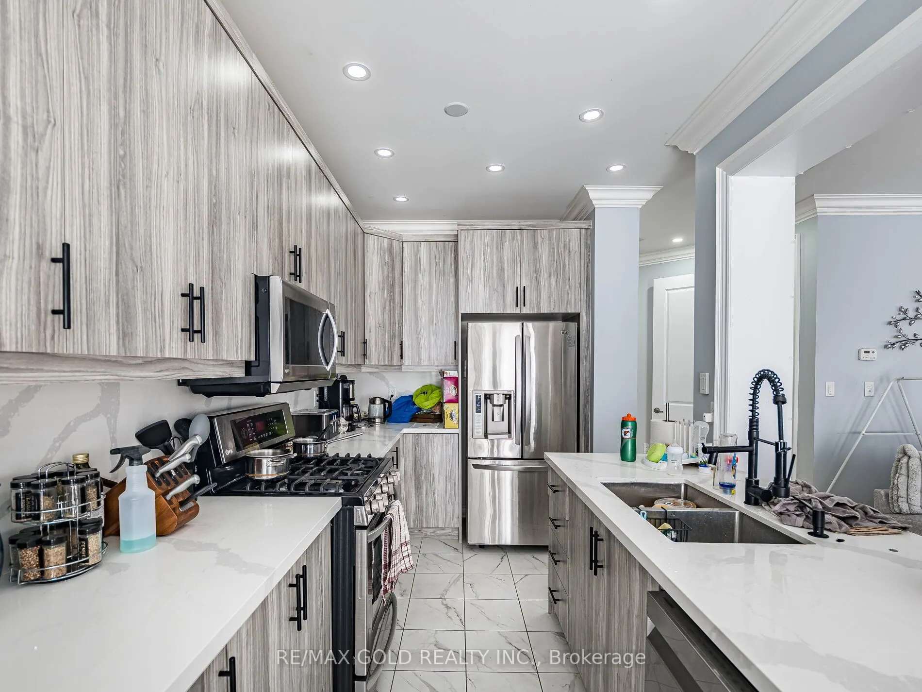 17 Cottonwood Crescent