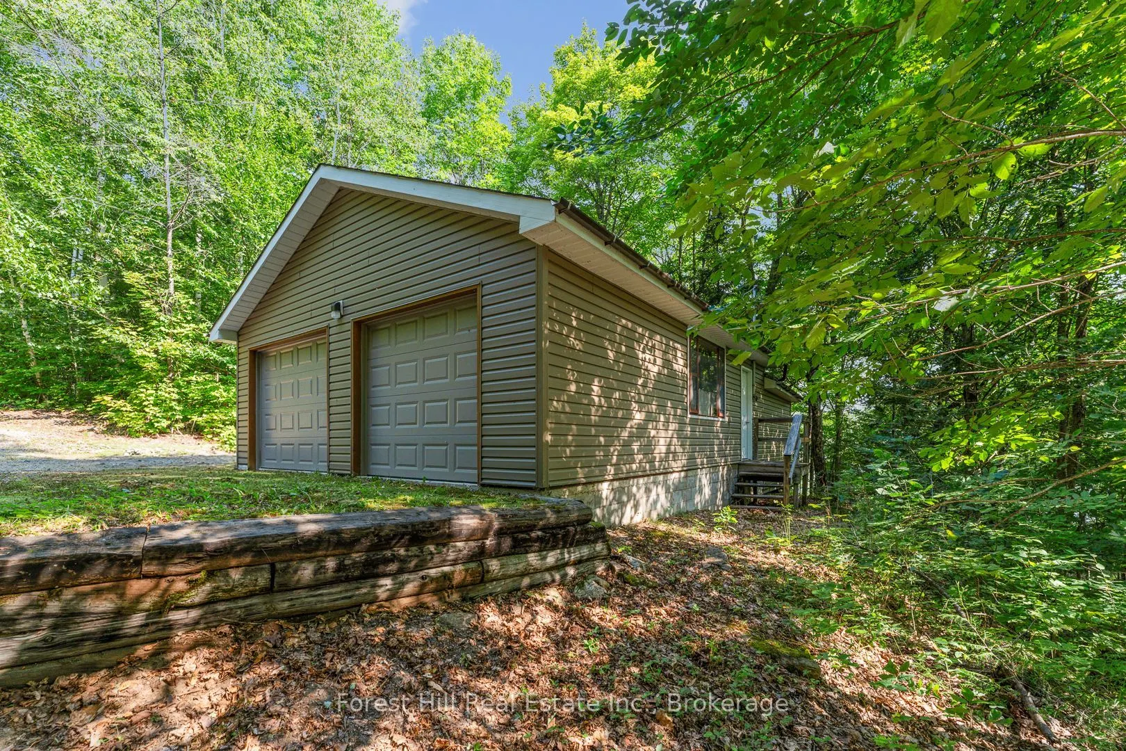 3477 Livingstone Lake Road