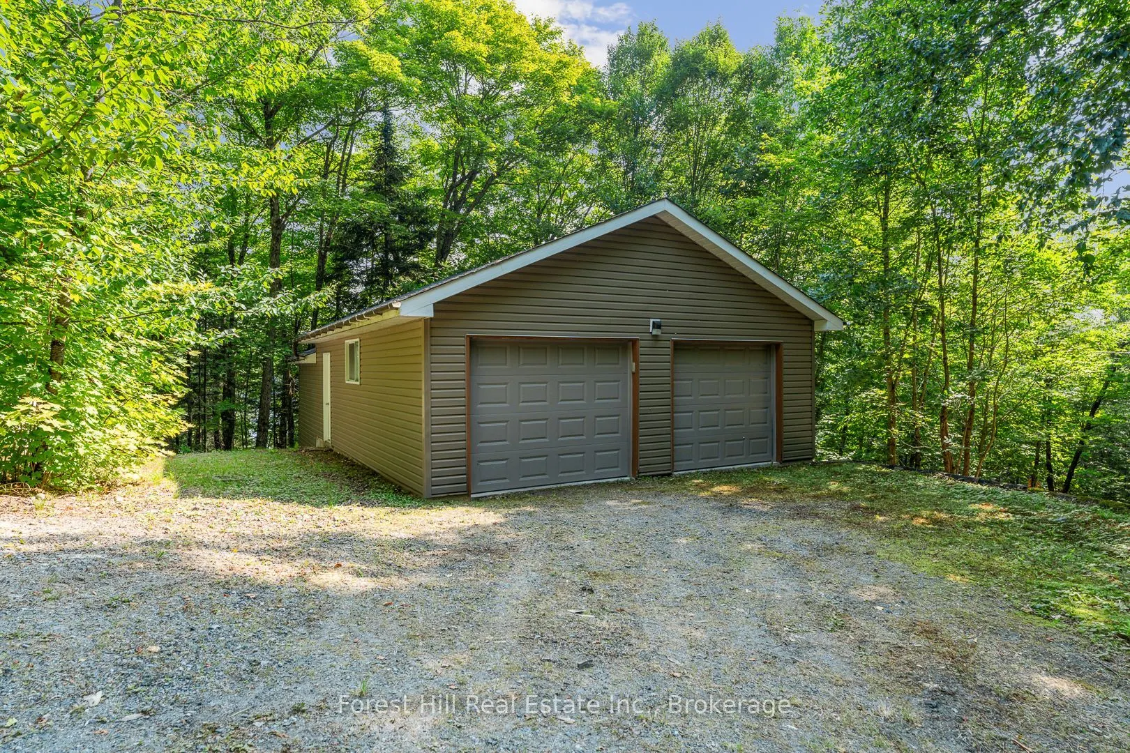 3477 Livingstone Lake Road