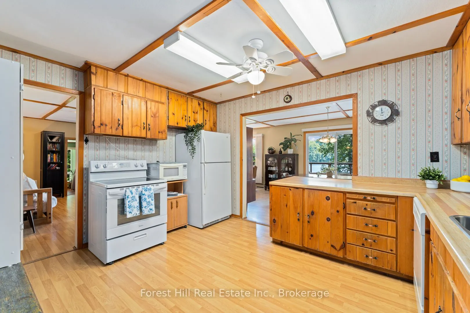 3477 Livingstone Lake Road