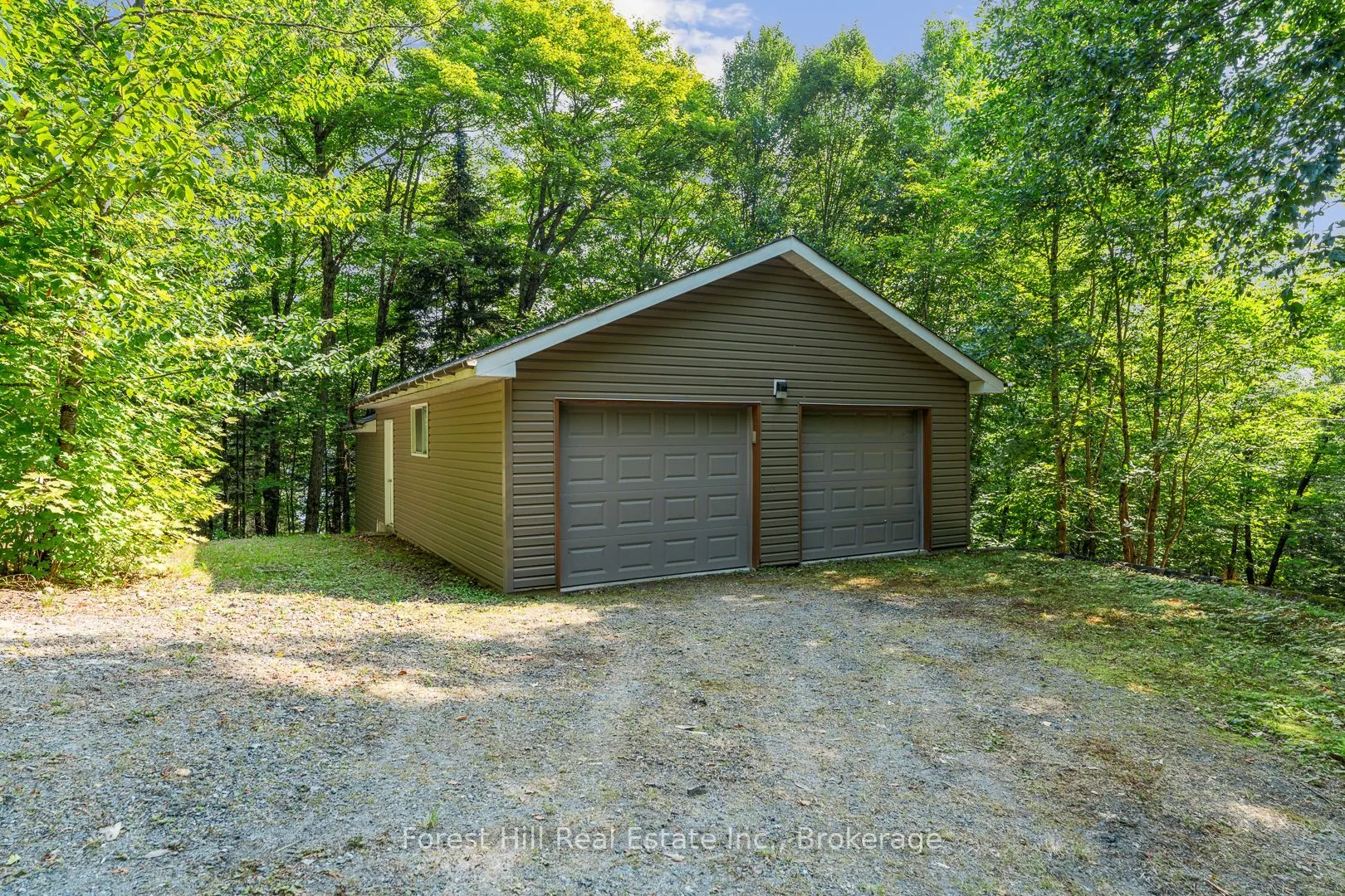 3477 Livingstone Lake Road