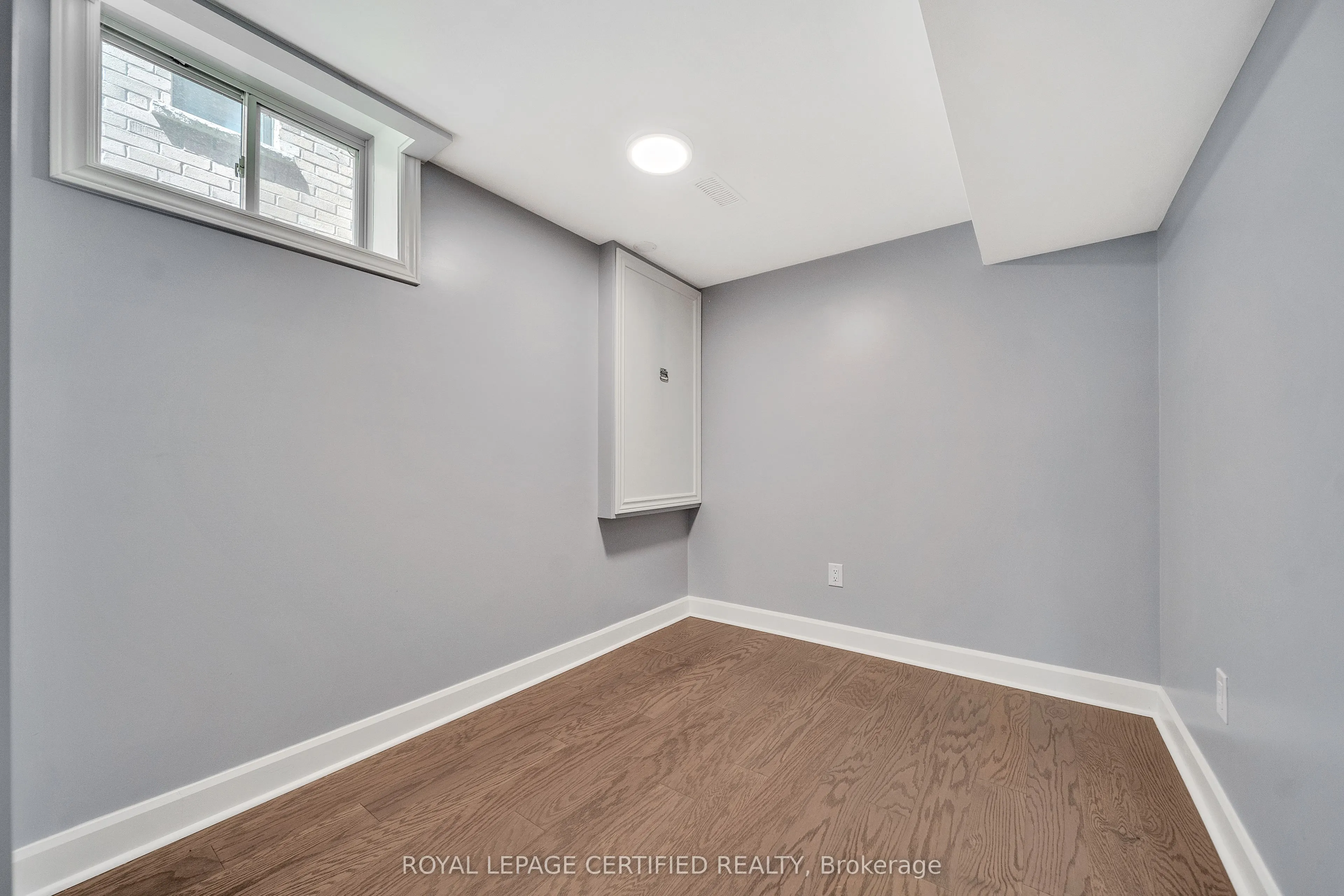17 Arnold Marshall Boulevard