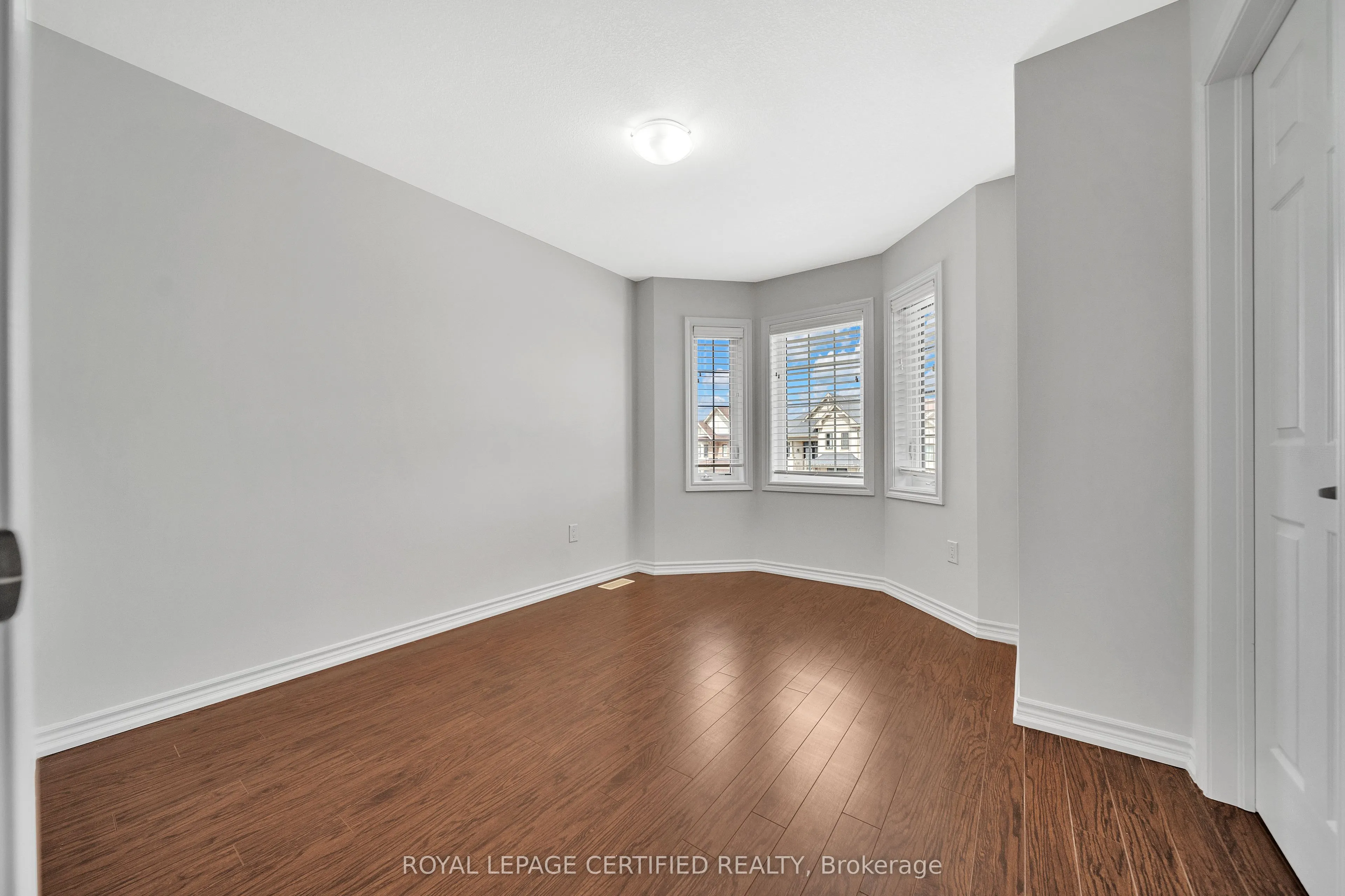 17 Arnold Marshall Boulevard