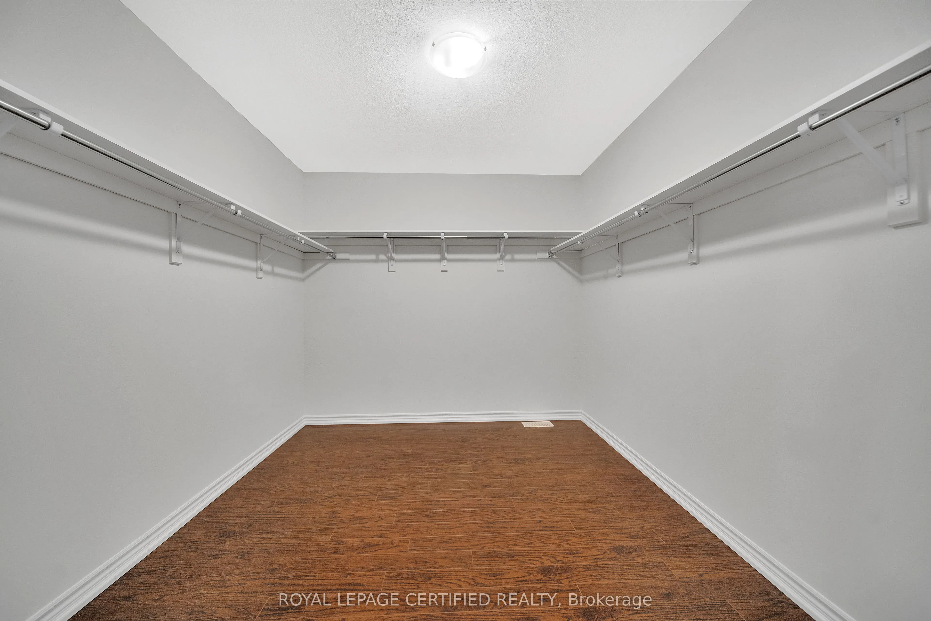17 Arnold Marshall Boulevard
