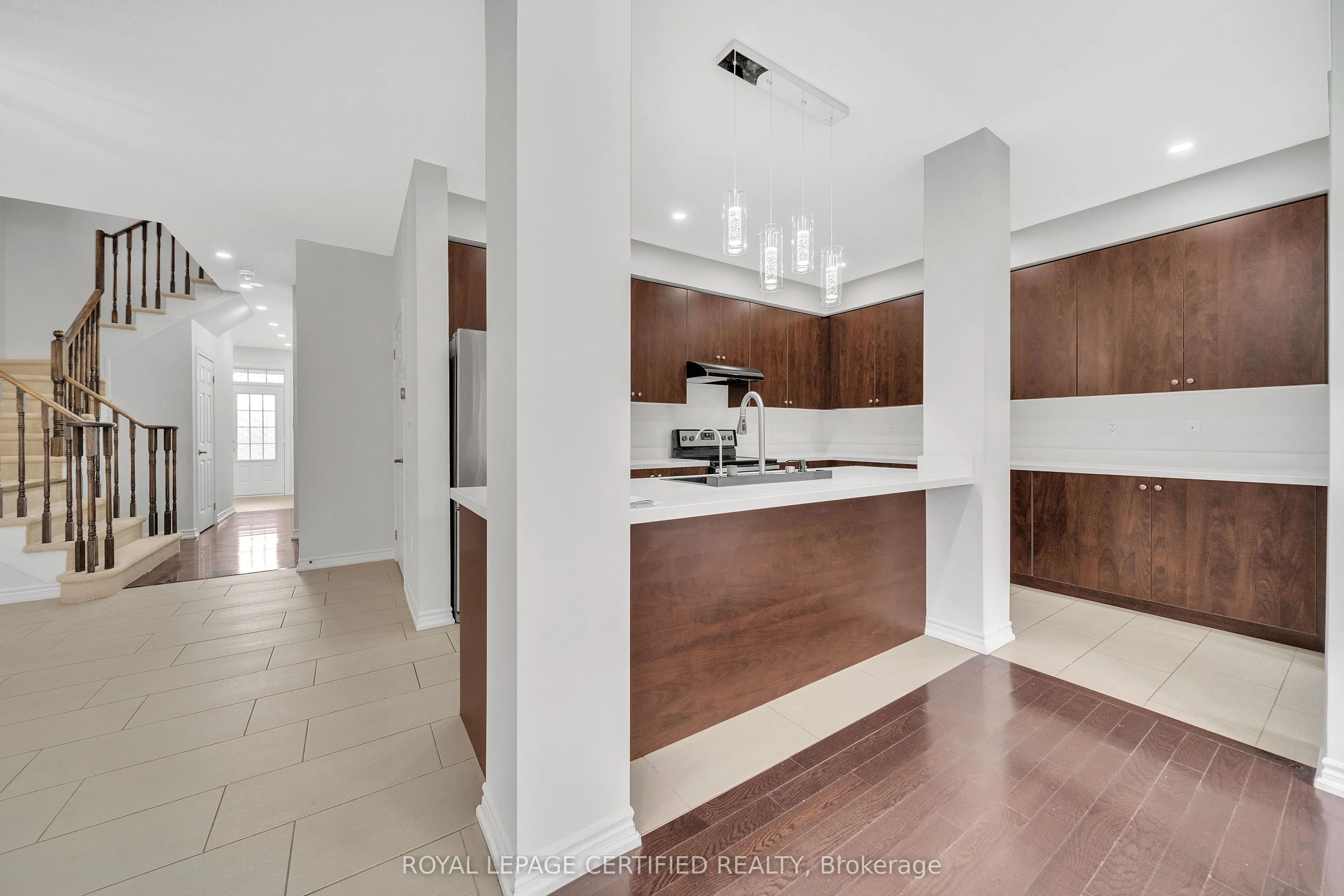 17 Arnold Marshall Boulevard