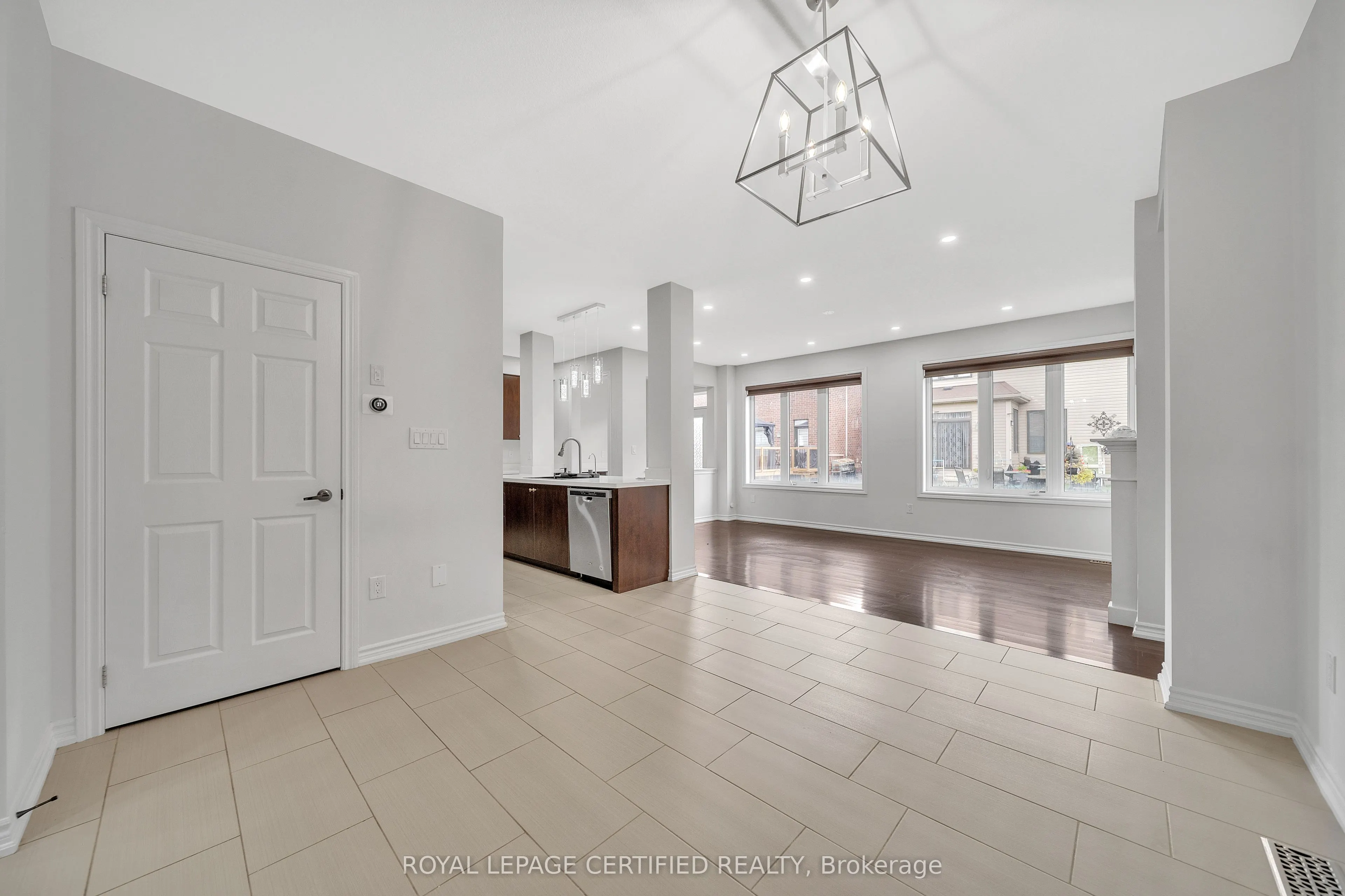 17 Arnold Marshall Boulevard