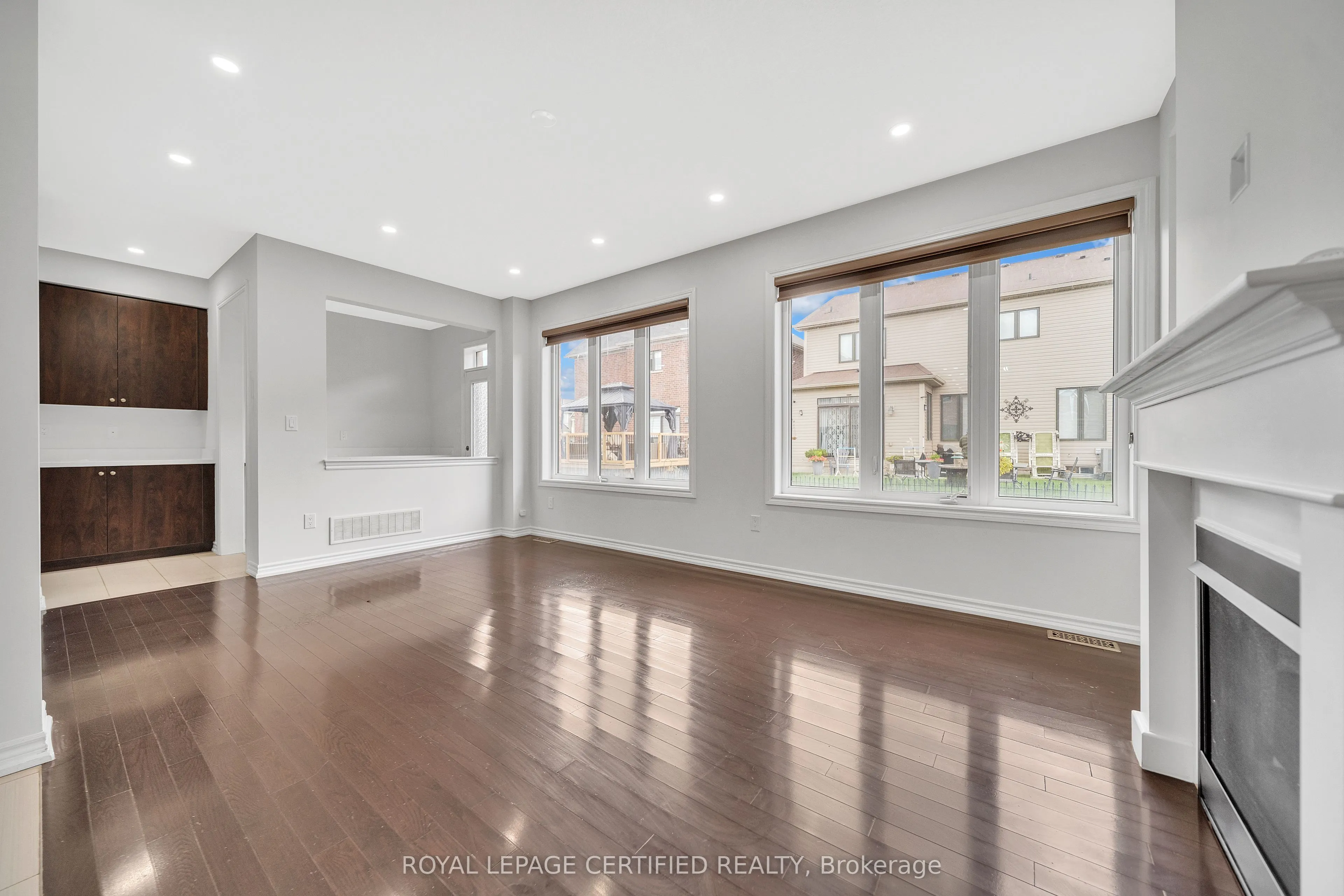 17 Arnold Marshall Boulevard